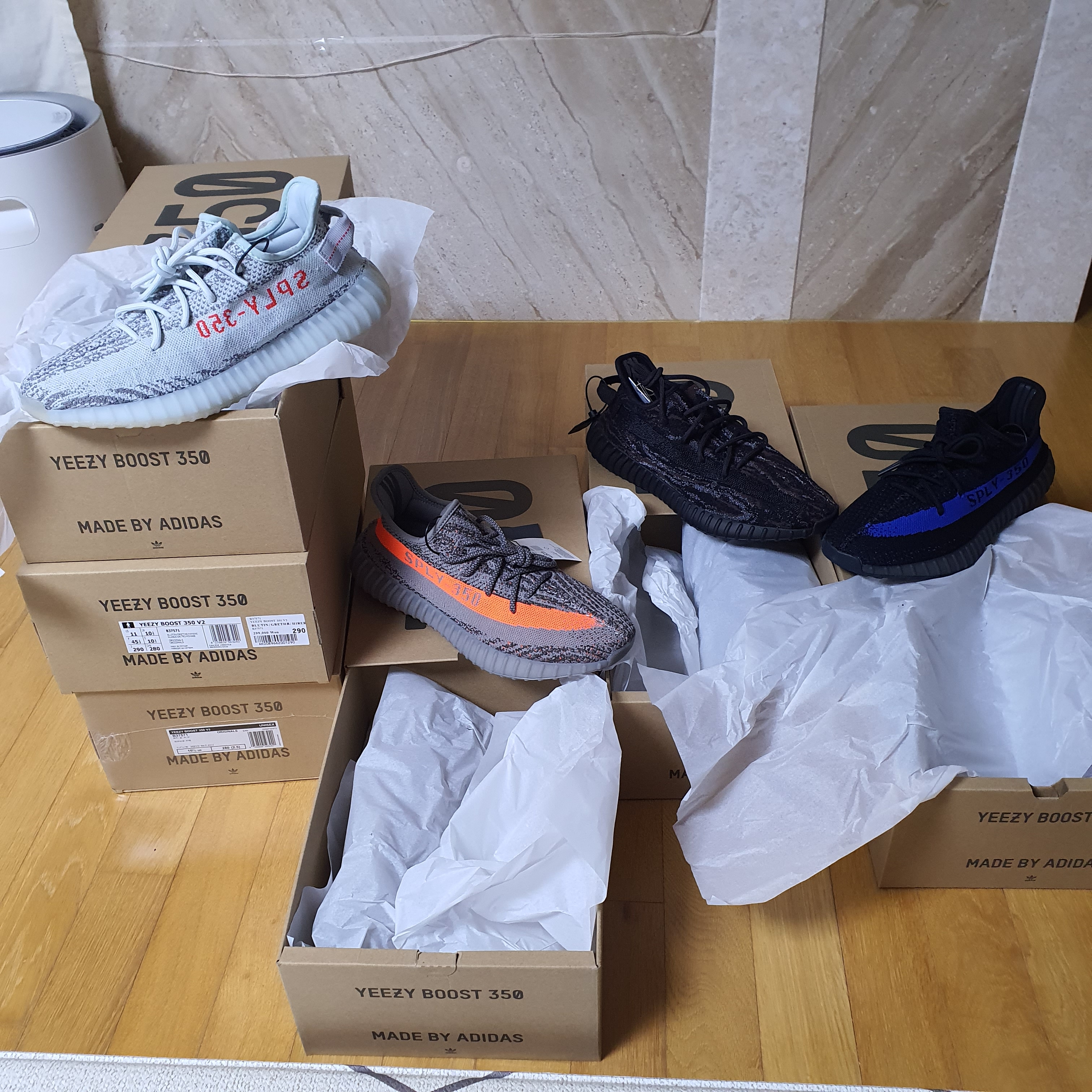 Adidas Yeezy Boost 350 V2 Beluga - Reflective, Adidas Yeezy Boost 350 V2 Dazzling Blue 착용 스타일 - 5