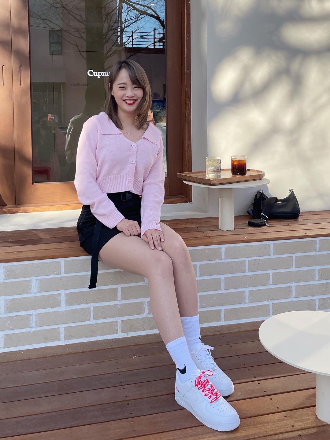 Nike x Supreme Air Force 1 Low White, (Kids) Nike Everyday Plus Socks Pink White (6 Pack/Korean Ver.) 착용 스타일 - 1