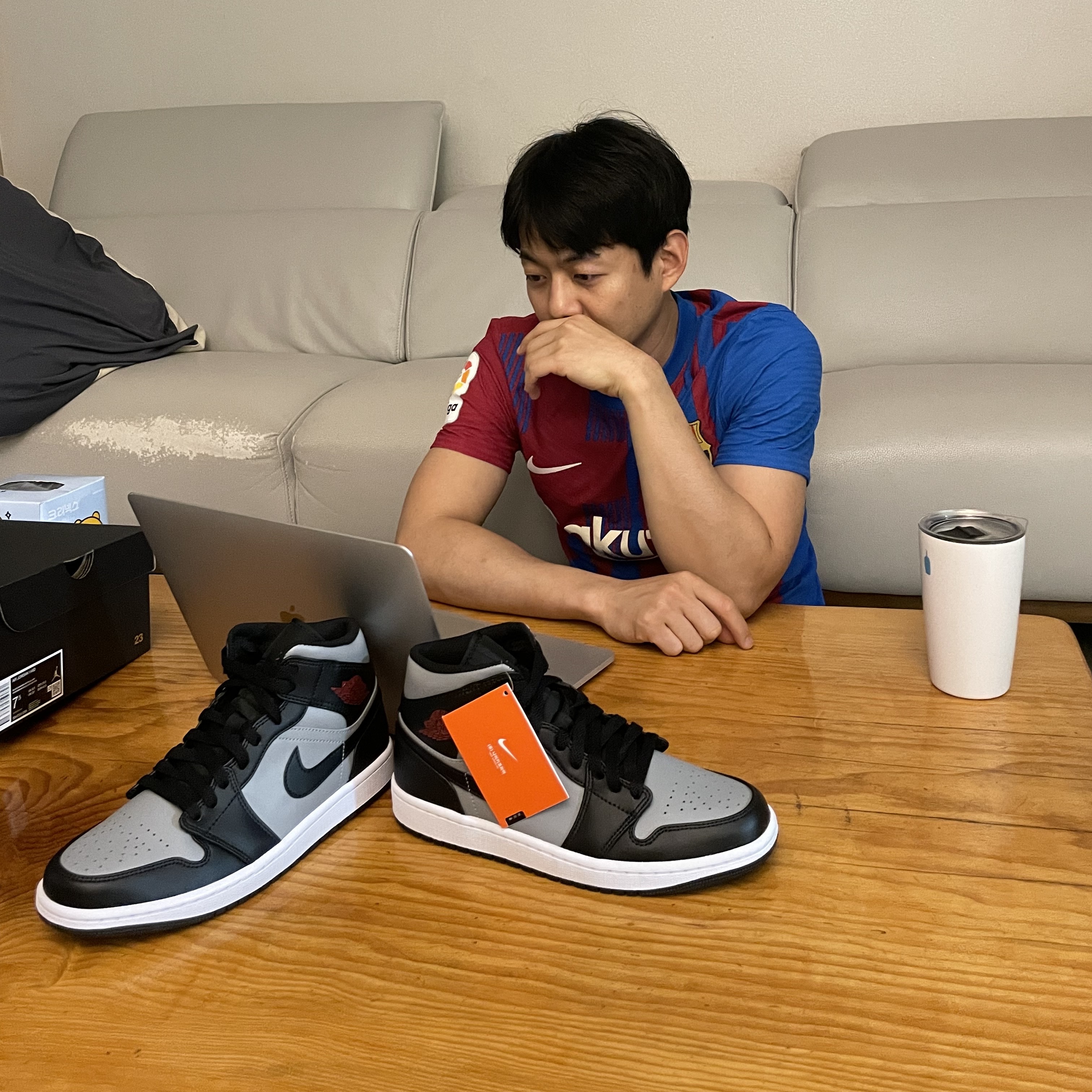 Jordan 1 Mid Shadow 착용 스타일