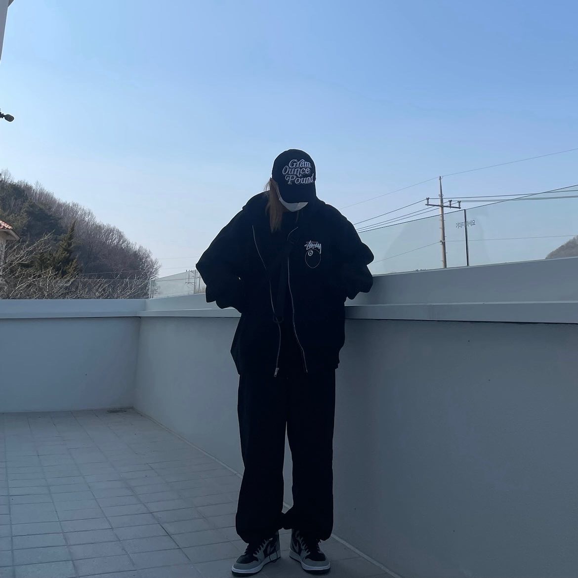Jordan 1 Retro High OG Shadow 2.0, Stussy 8 Ball Zip Hoodie Black - 22SS 착용 스타일 - 1