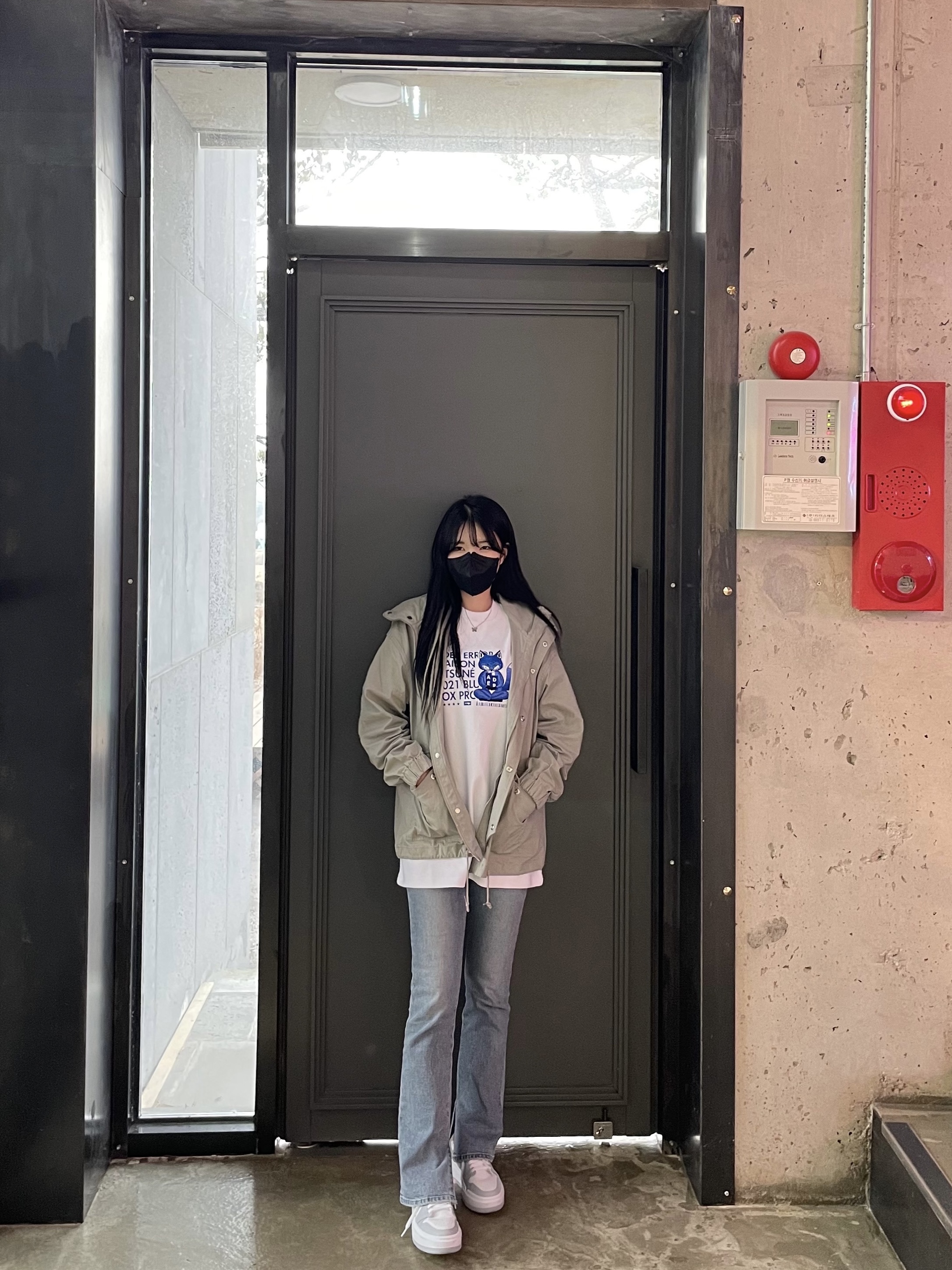 Maison Kitsune x Ader Error Meditation Fox T-Shirt White, (W) Jordan 1 Elevate Low White and Wolf Grey 착용 스타일
