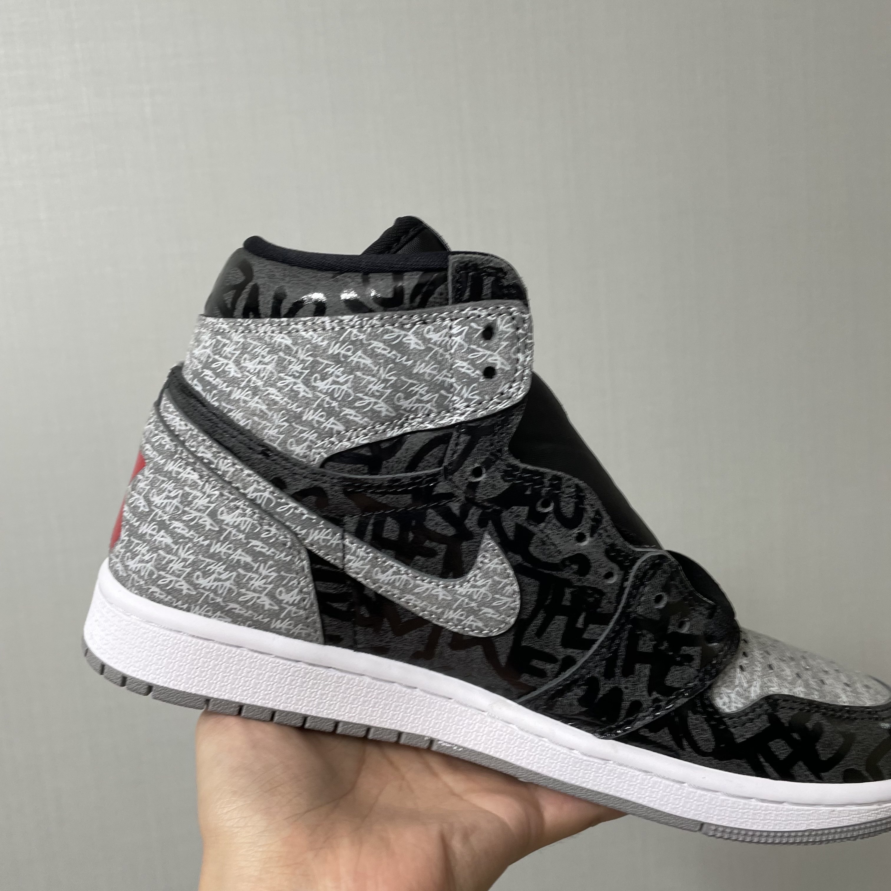 Jordan 1 Retro High OG Rebellionaire 착용 스타일 - 3