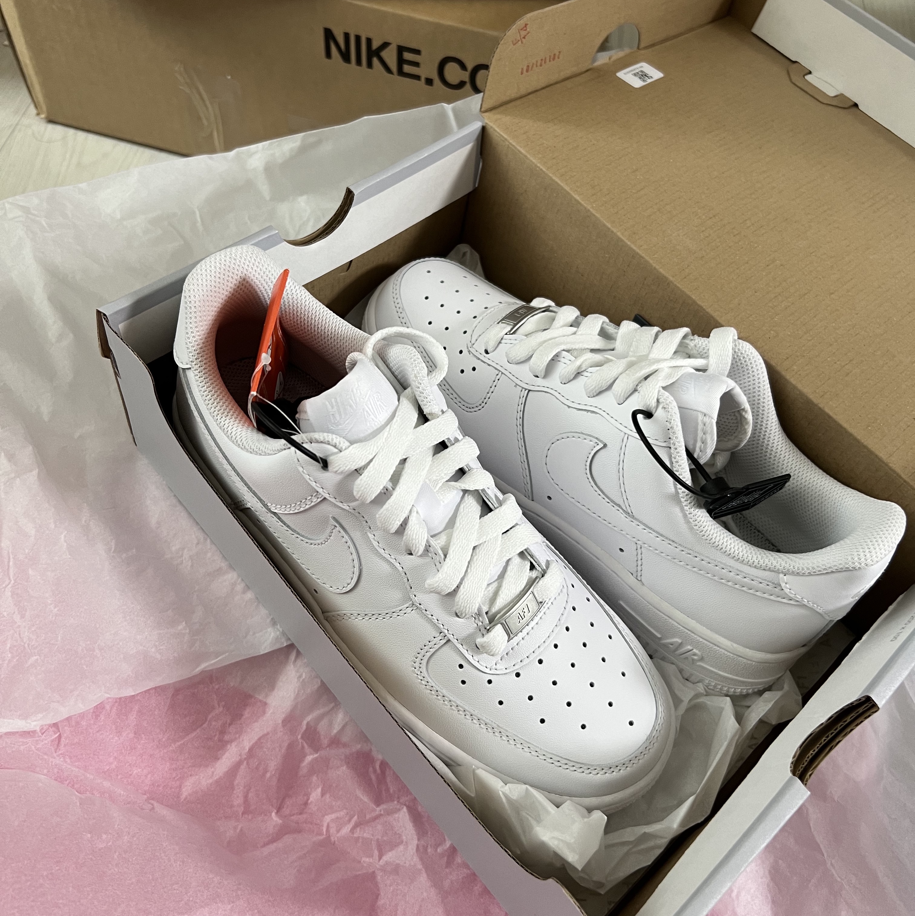 (W) Nike Air Force 1 '07 Low White 착용 스타일 - 1