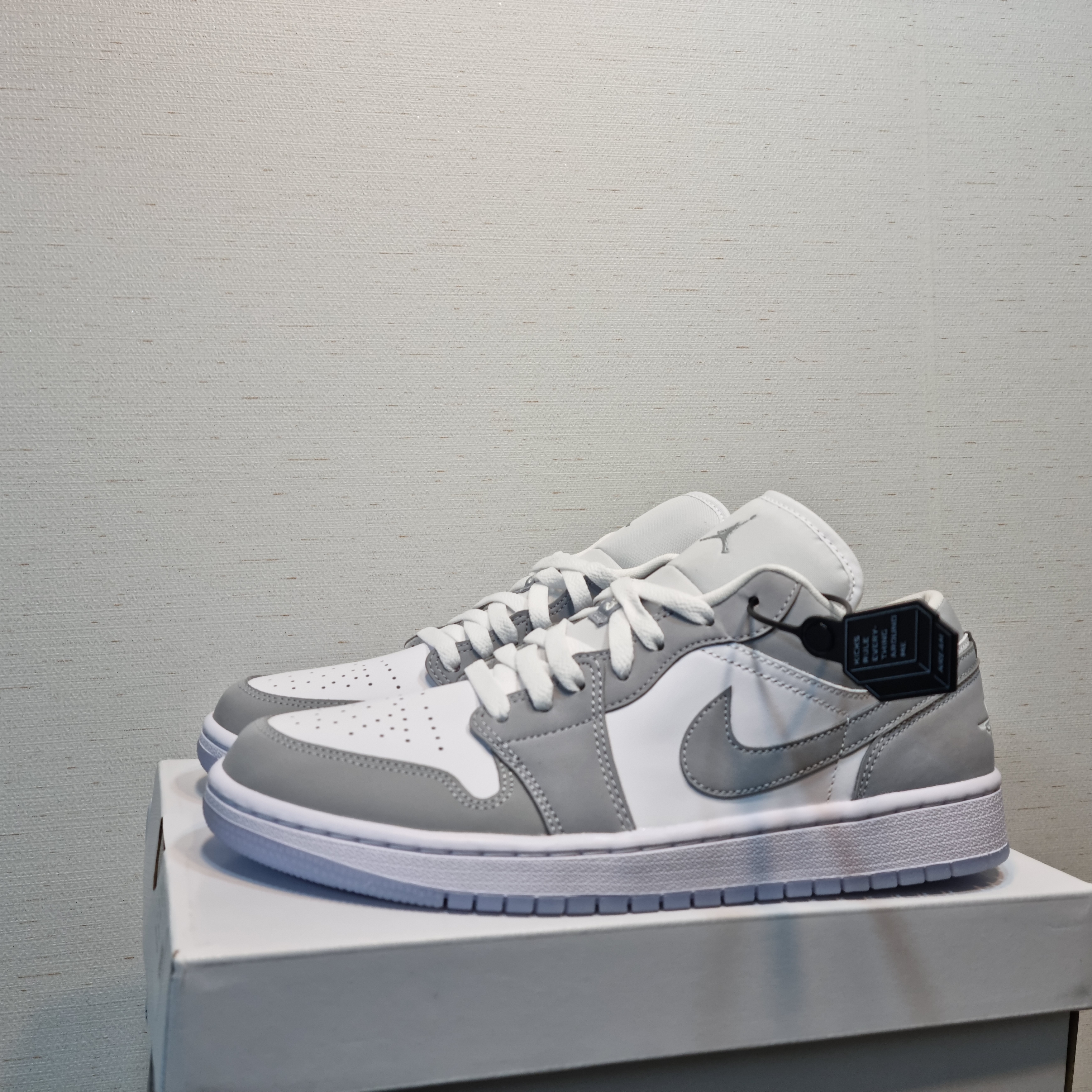 (W) Jordan 1 Low White Wolf Grey 착용 스타일 - 2