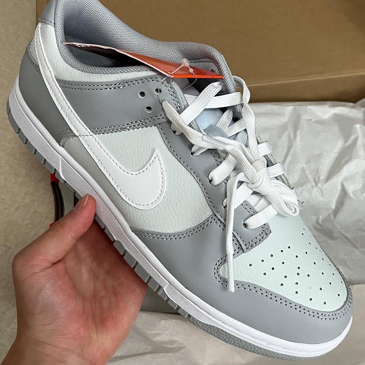 Nike Dunk Low Retro Wolf Grey 착용 스타일 - 3