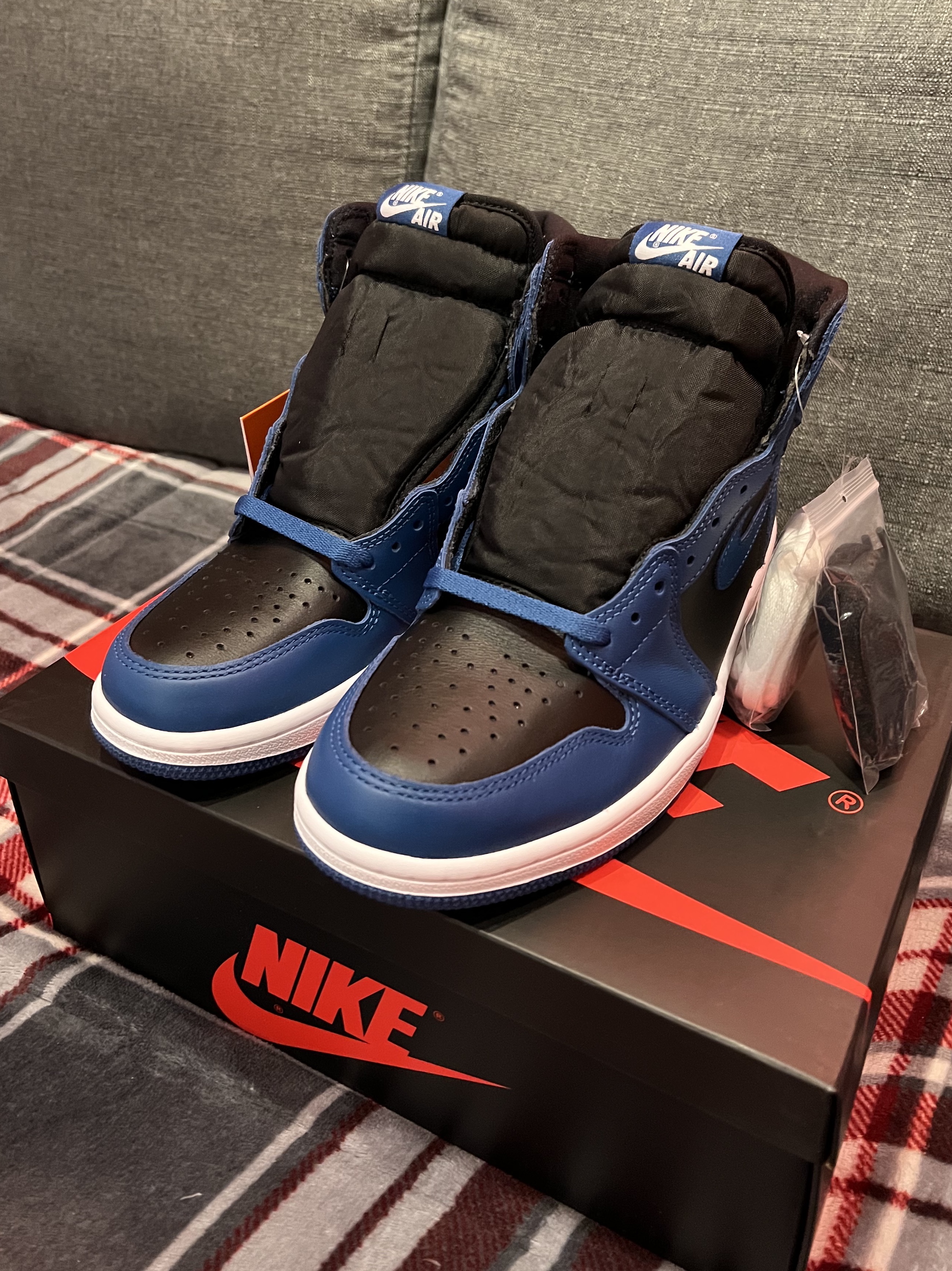 Jordan 1 Retro High OG Dark Marina Blue 착용 스타일 - 4