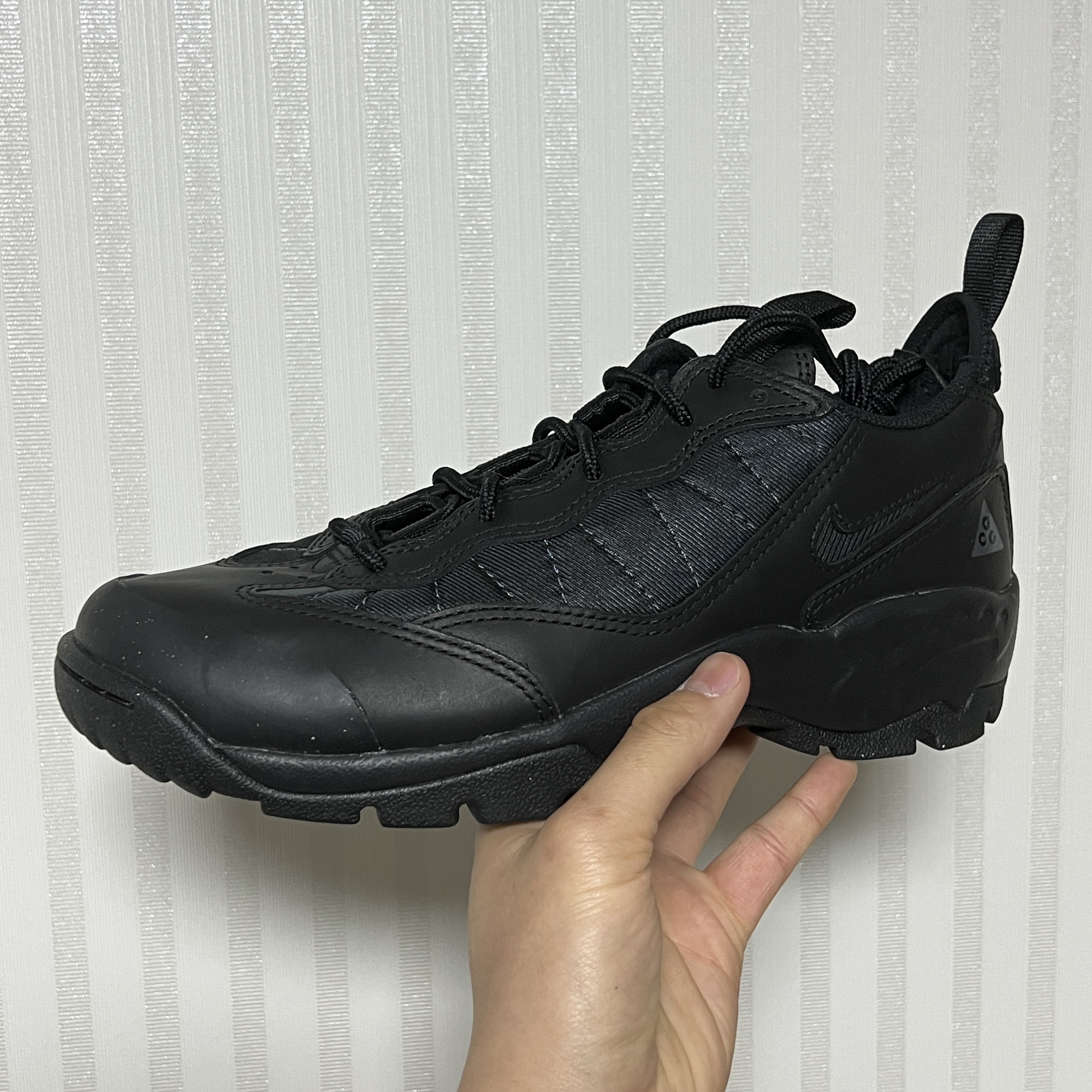 Nike ACG Air Mada Black 착용 스타일 - 1