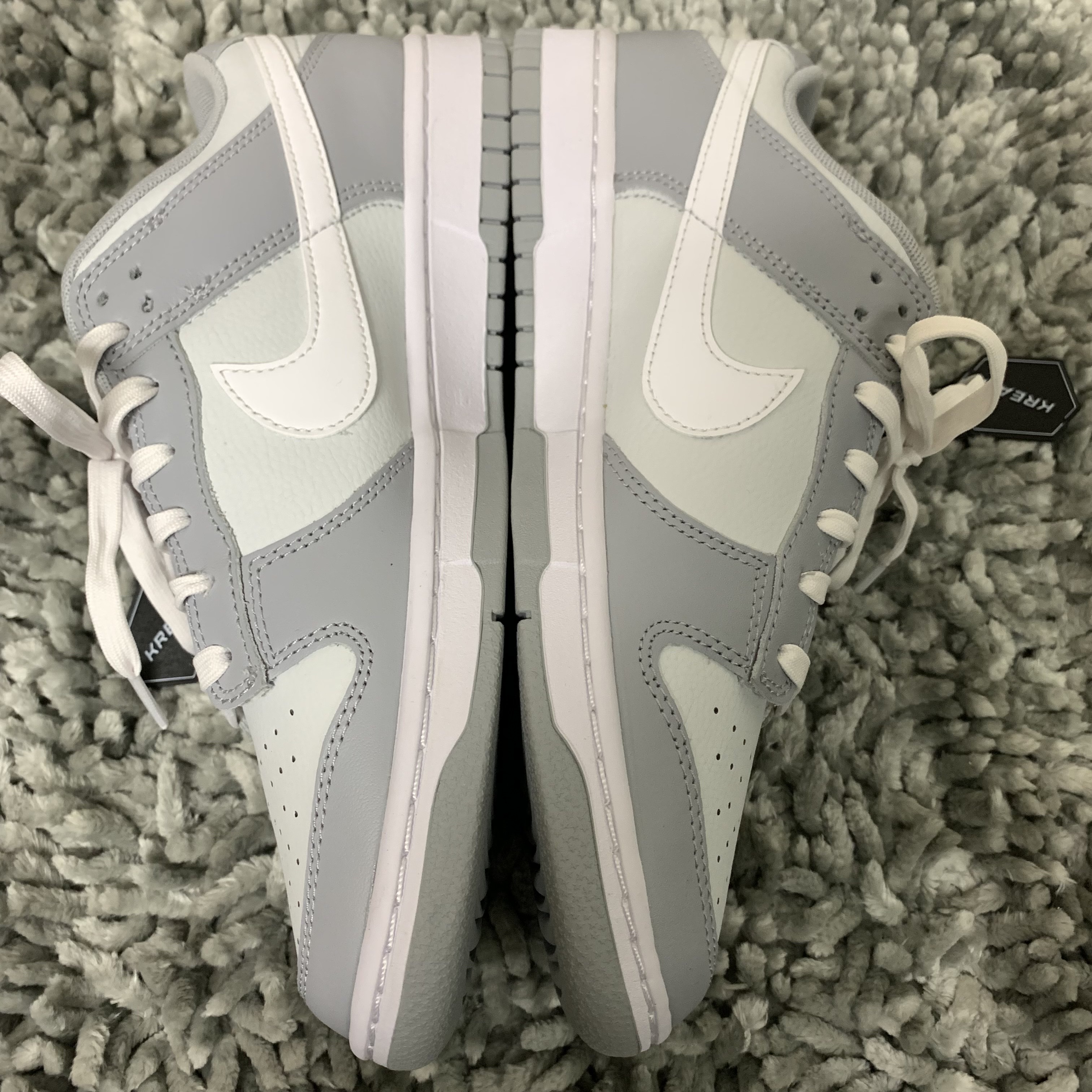 Nike Dunk Low Retro Wolf Grey 착용 스타일 - 4