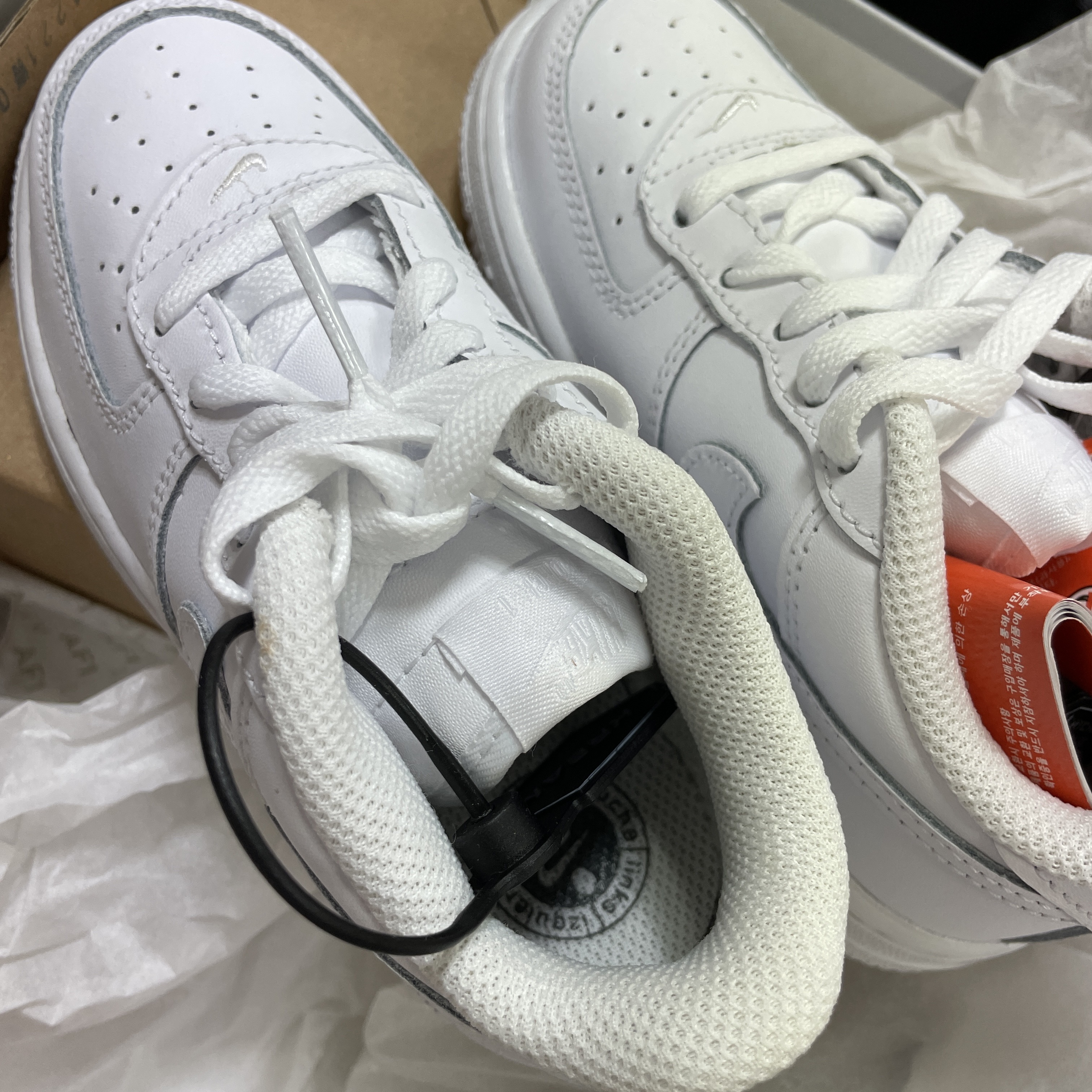 (TD) Nike Force 1 LE White 착용 스타일 - 3