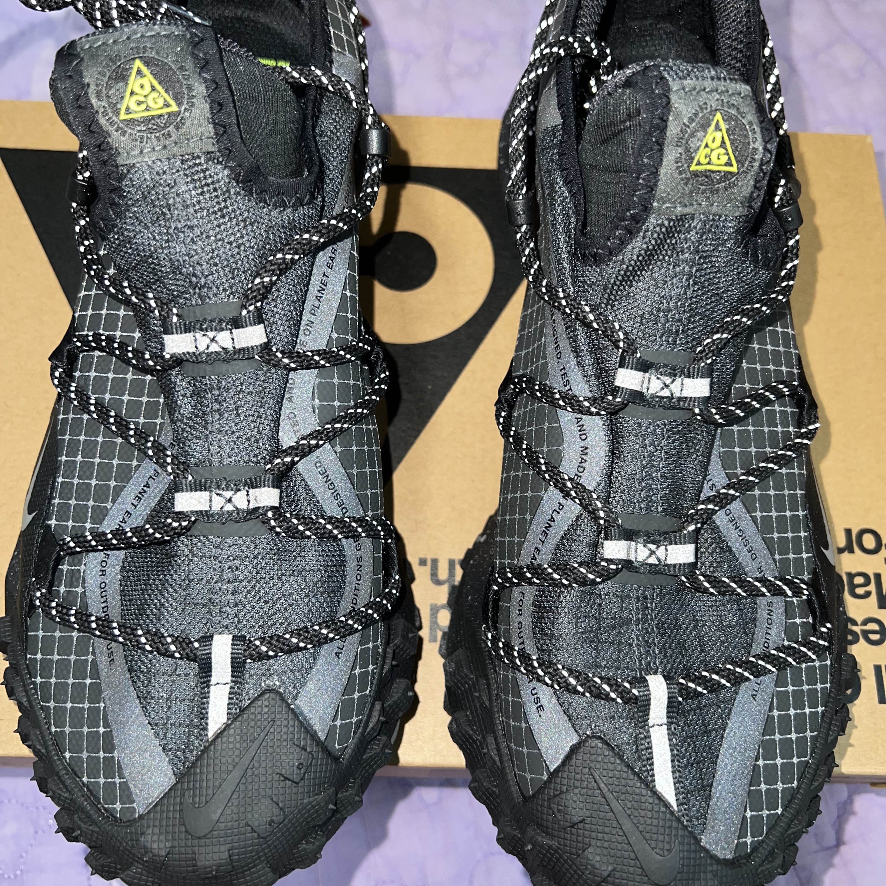 Nike ACG Mountain Fly Low Gore-Tex SE Dark Smoke Grey 착용 스타일