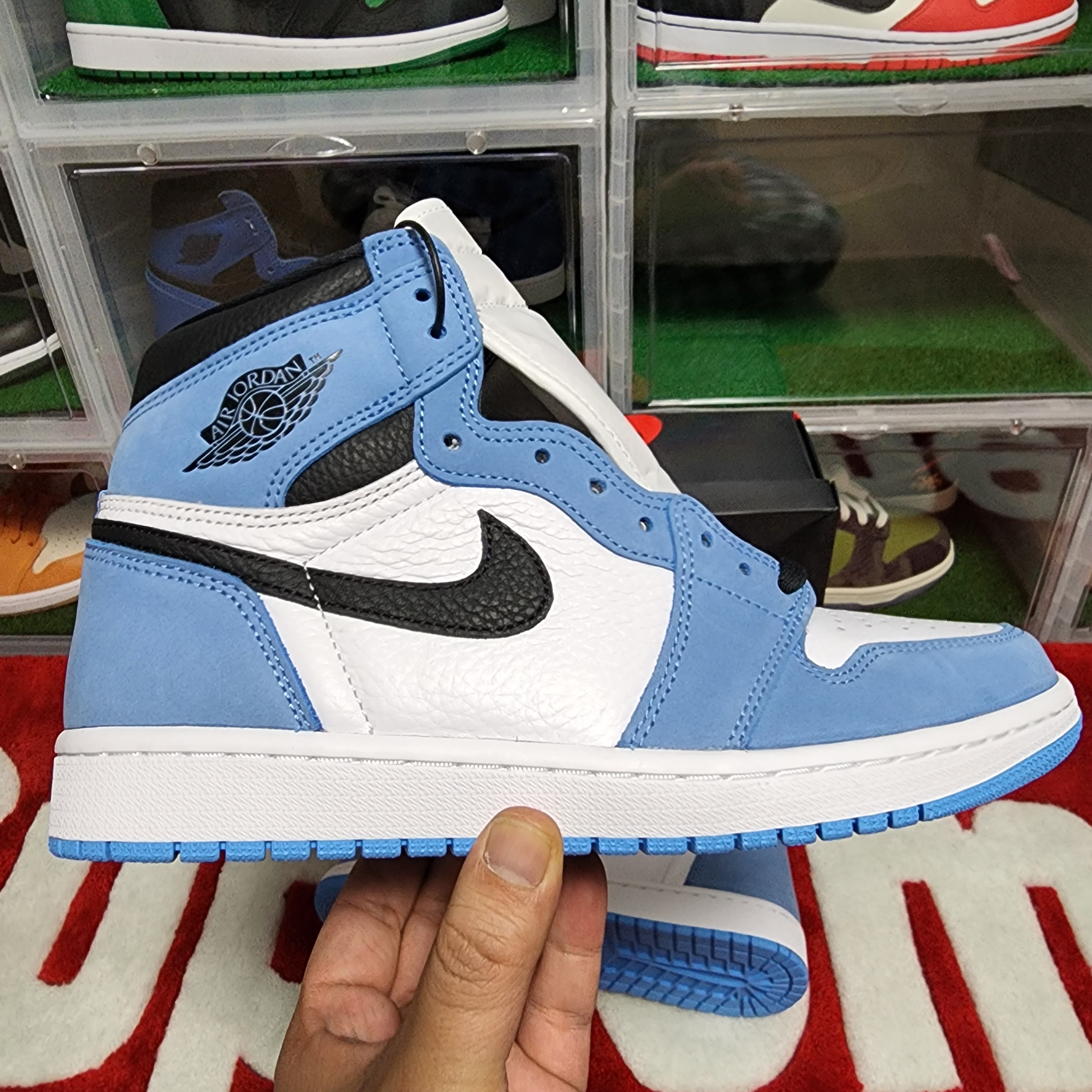 Jordan 1 Retro High OG University Blue 착용 스타일 - 2