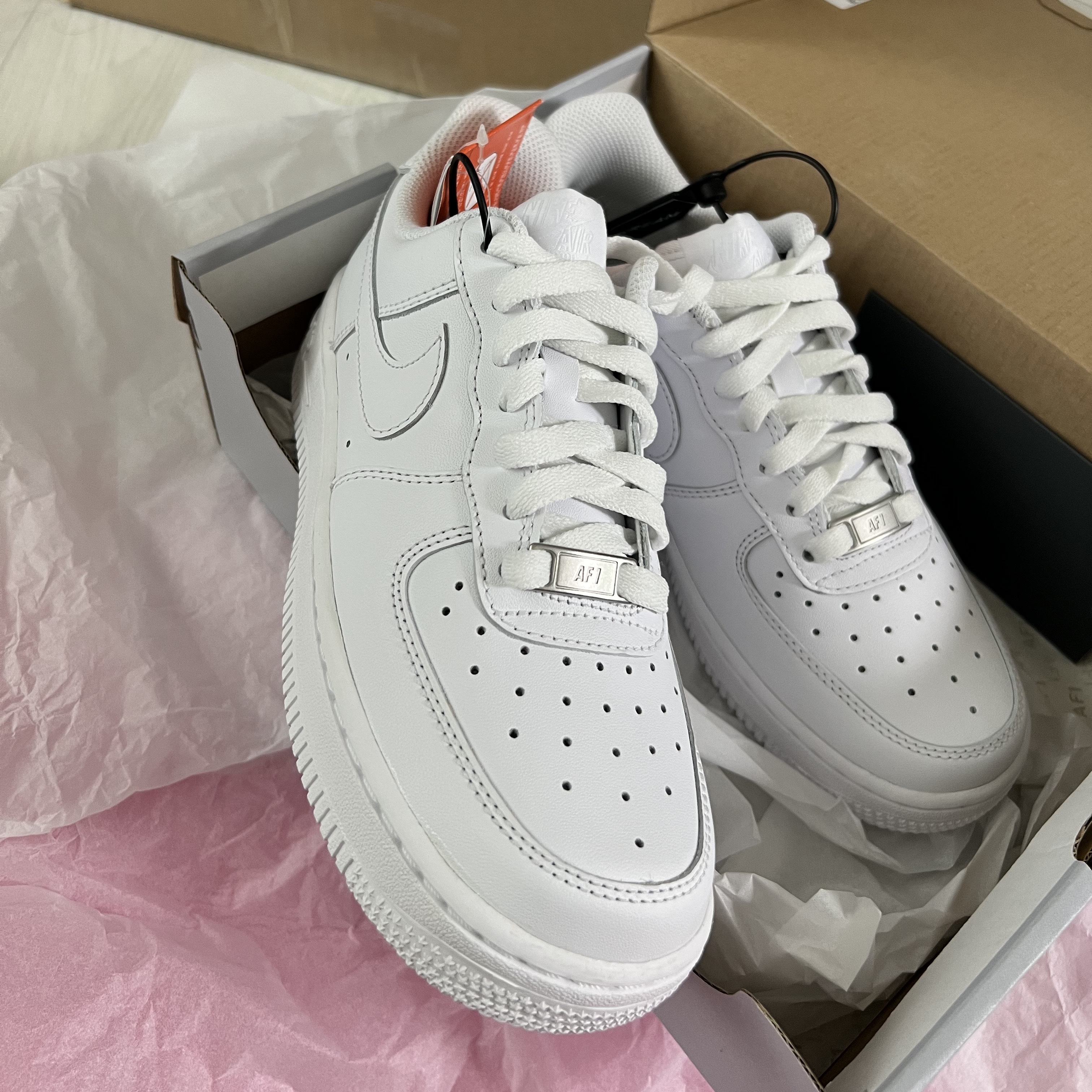 (W) Nike Air Force 1 '07 Low White 착용 스타일 - 2