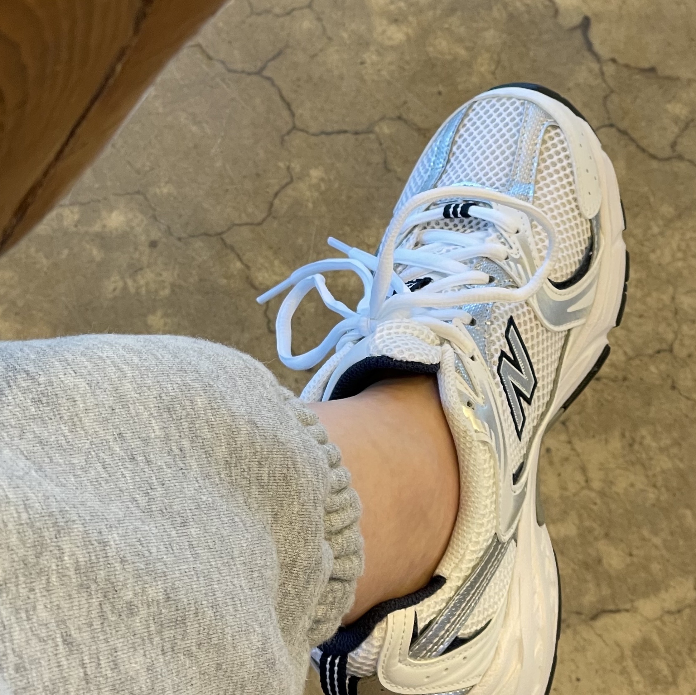 New Balance 530 White 착용 스타일