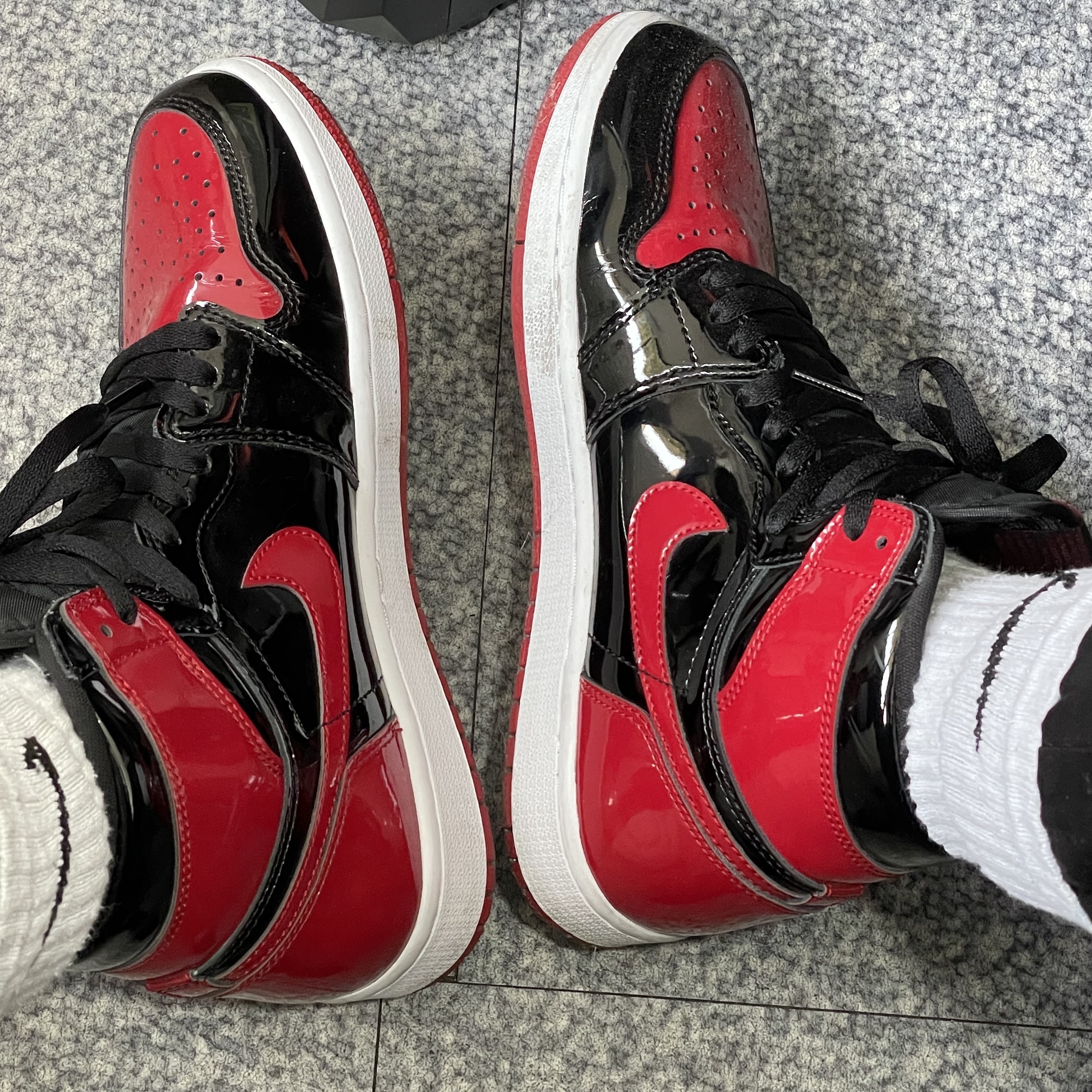 Jordan 1 Retro High OG Patent Bred 착용 스타일