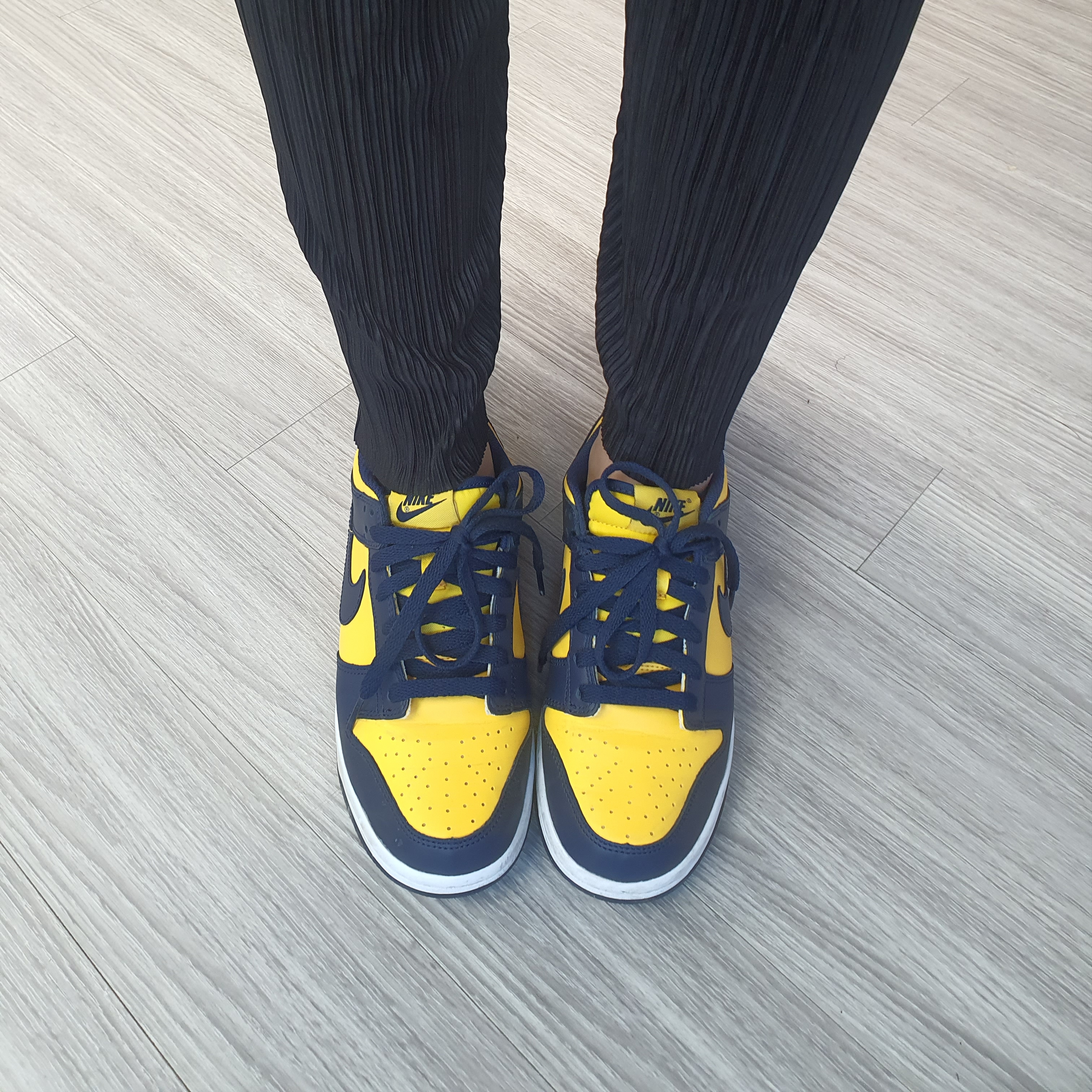 Nike Dunk Low Retro Varsity Maize 착용 스타일