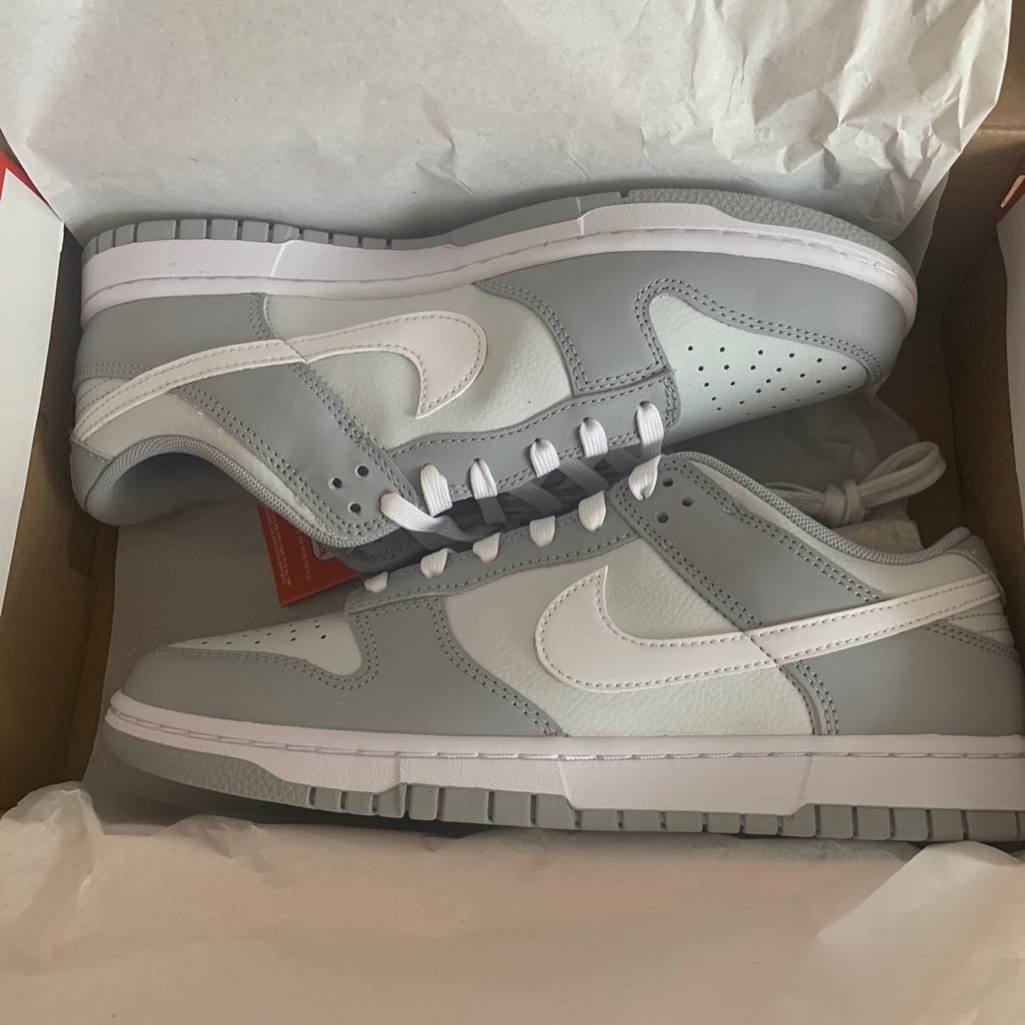 Nike Dunk Low Retro Wolf Grey 착용 스타일 - 2