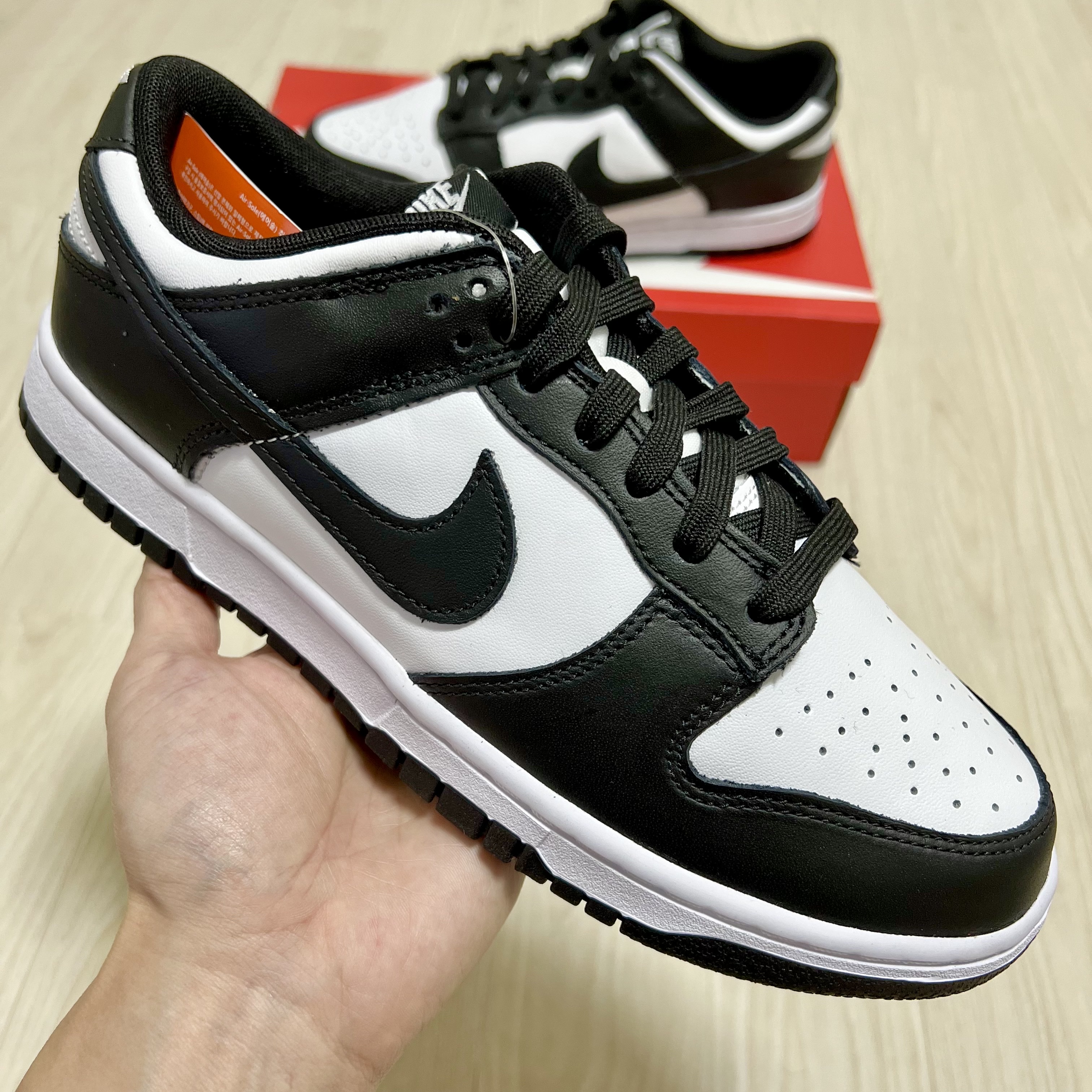 Nike Dunk Low Retro Black 착용 스타일