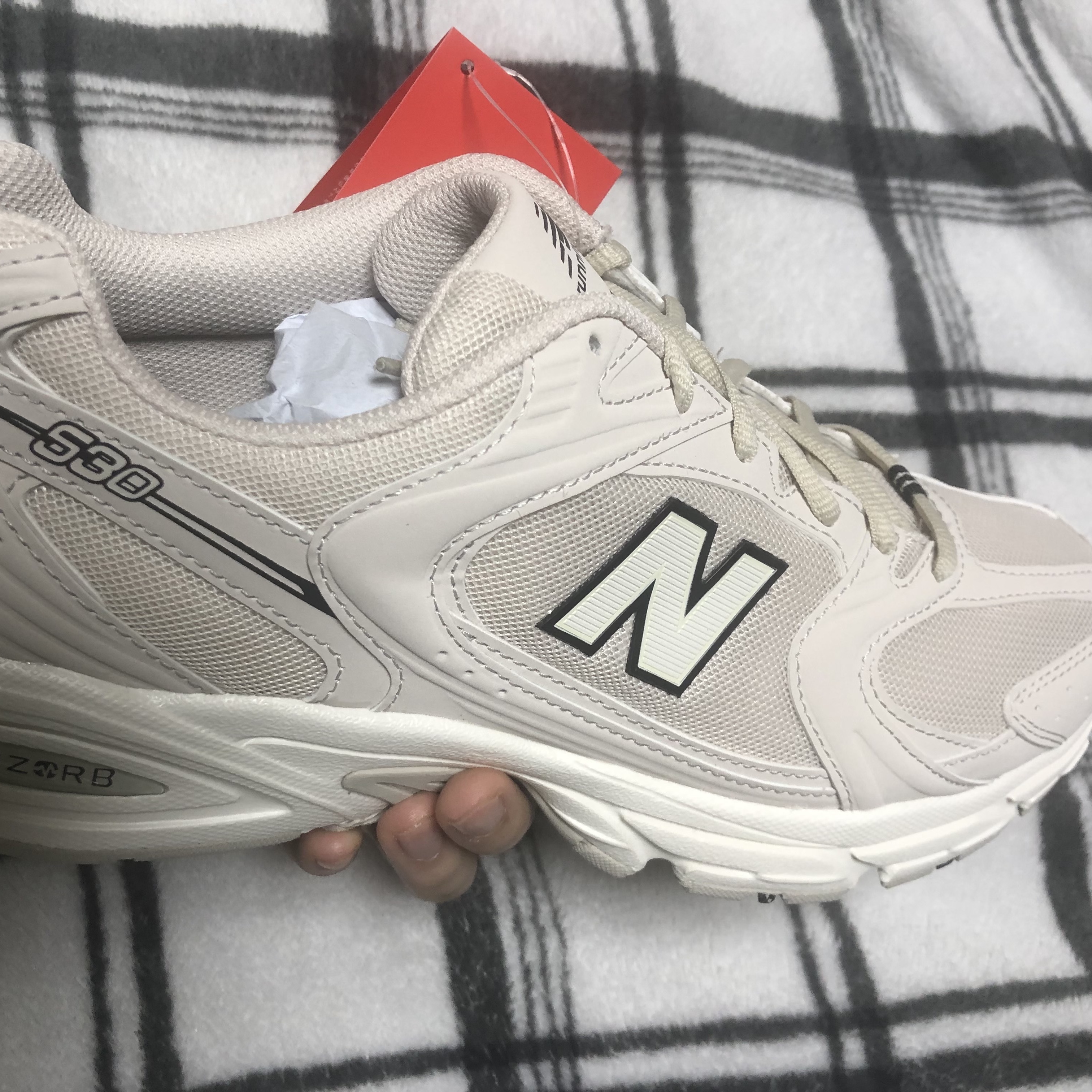 New Balance 530 Ivory 착용 스타일