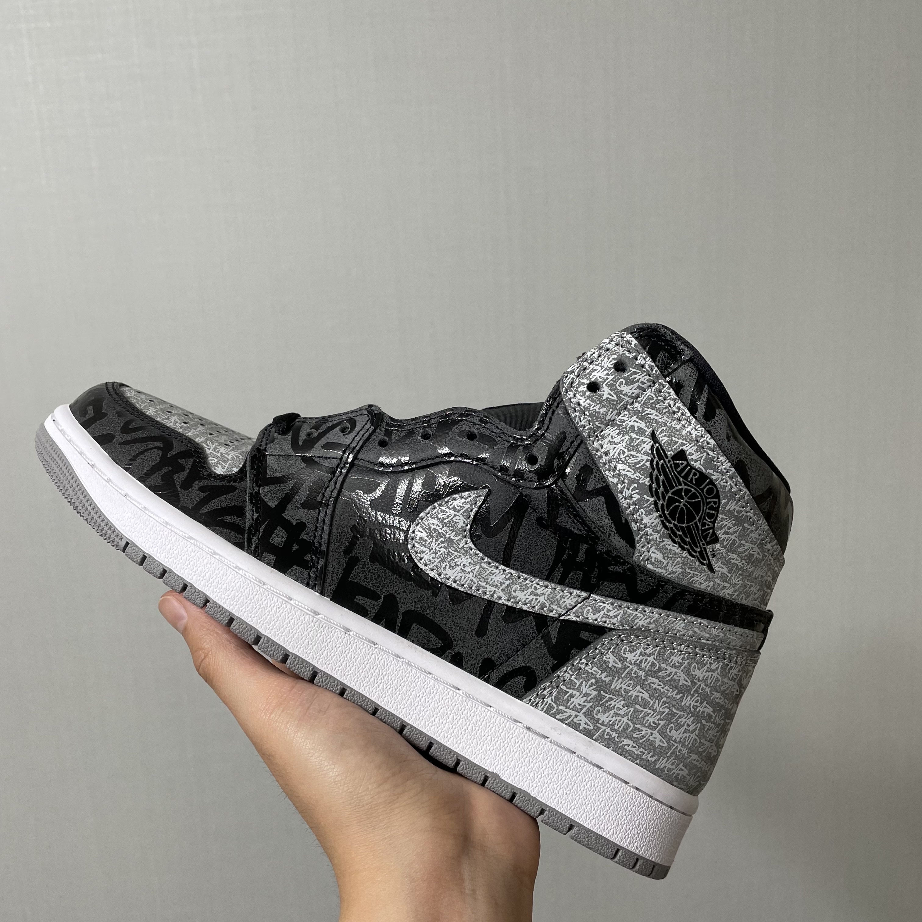 Jordan 1 Retro High OG Rebellionaire 착용 스타일 - 1