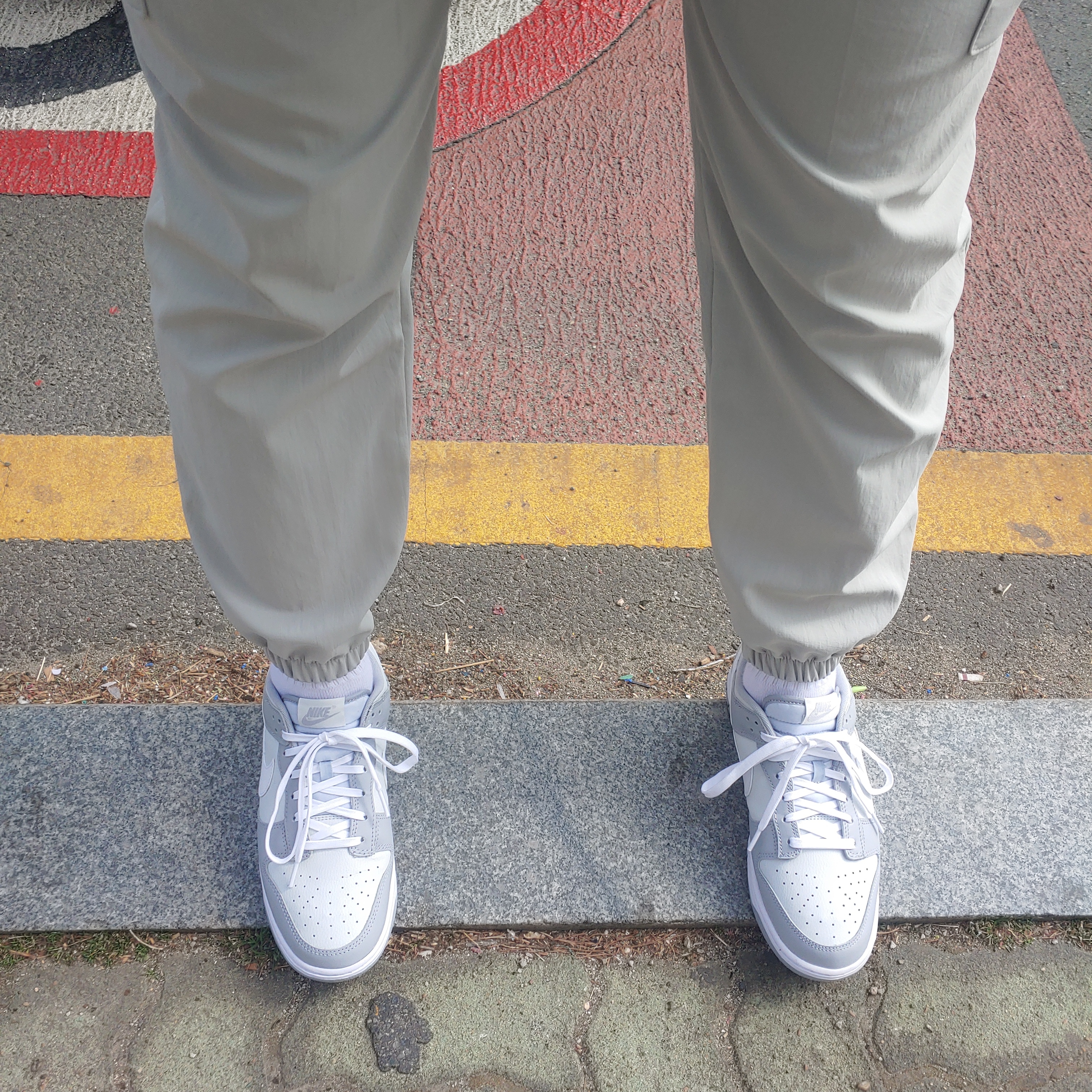 Nike Dunk Low Retro Wolf Grey 착용 스타일