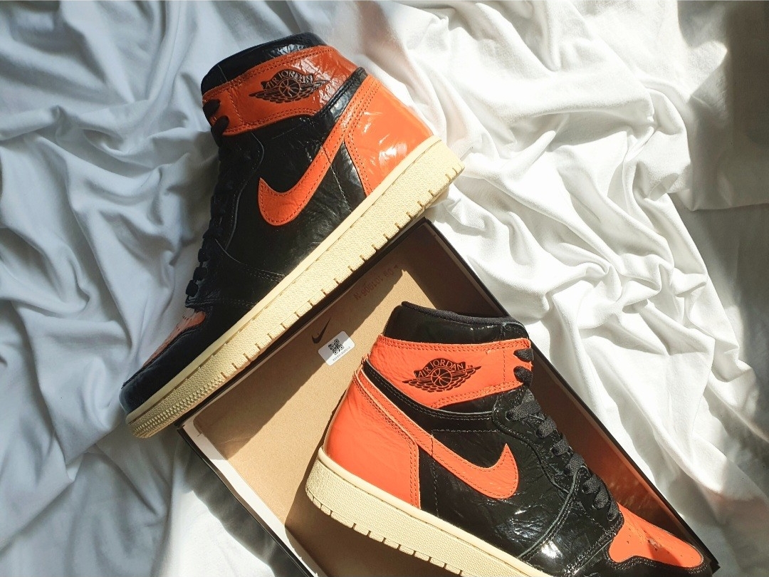 Jordan 1 Retro High Shattered Backboard 3.0, (GS) Jordan 1 Retro High OG Shattered Backboard 3.0 착용 스타일 - 2