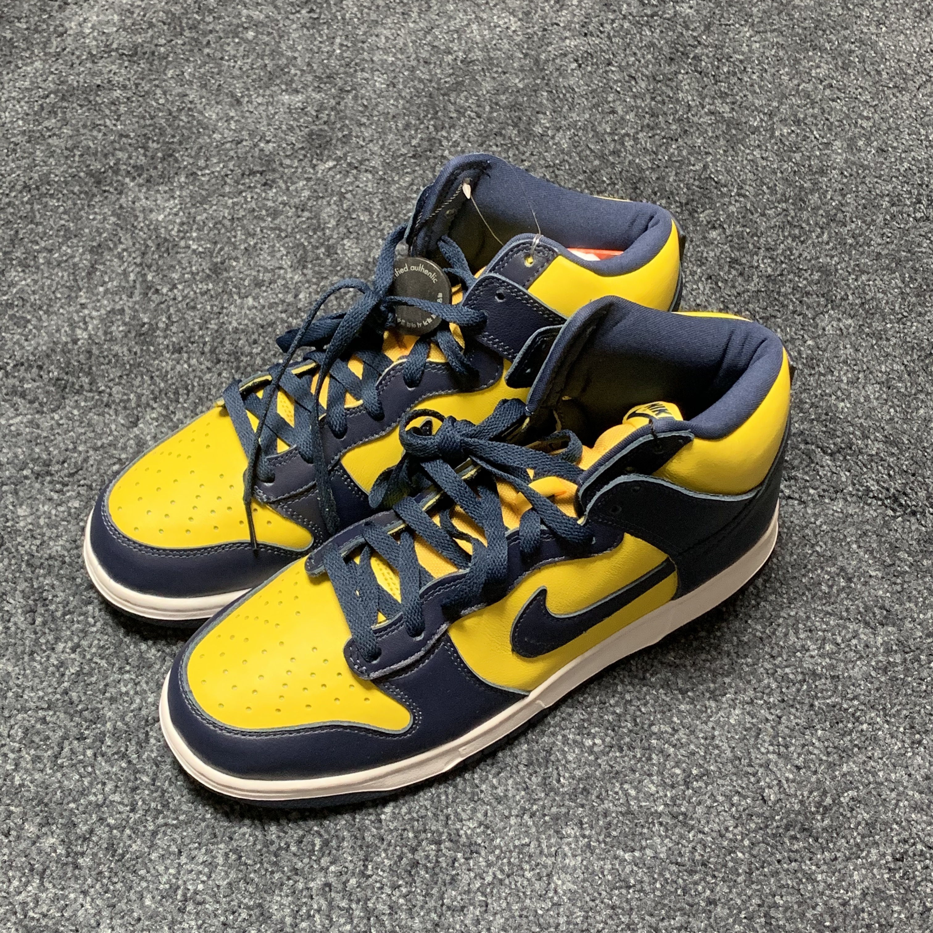 Nike Dunk High SP Maize & Blue 착용 스타일