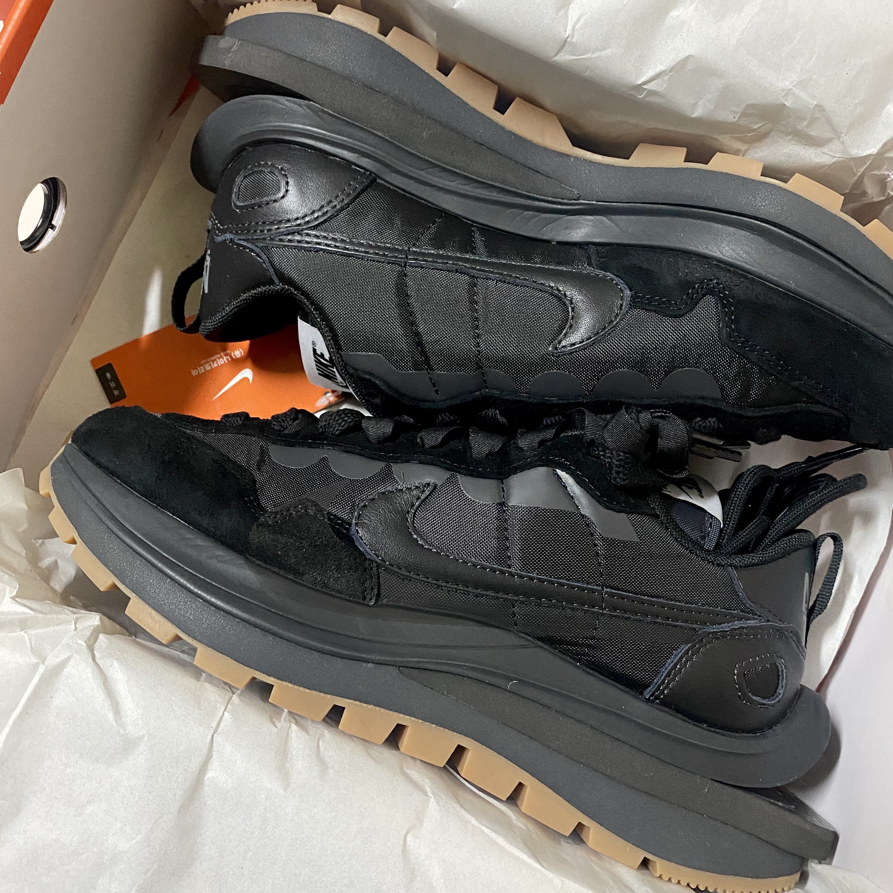 Nike x Sacai VaporWaffle Black and Gum 착용 스타일