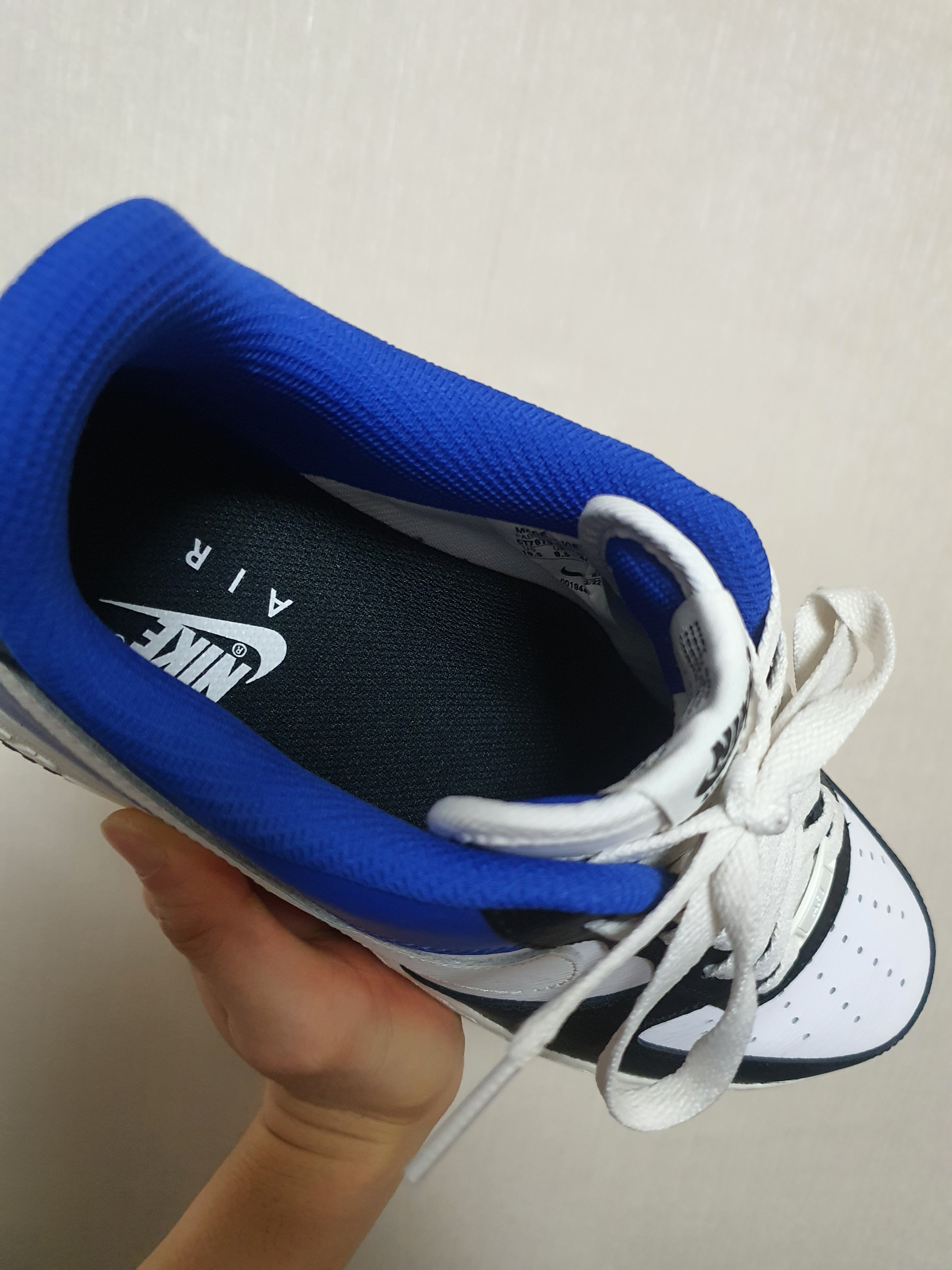 Nike Air Force 1 '07 Low White, Jordan 1 x Travis Scott x Fragment Retro Low OG SP Military Blue 착용 스타일 - 3