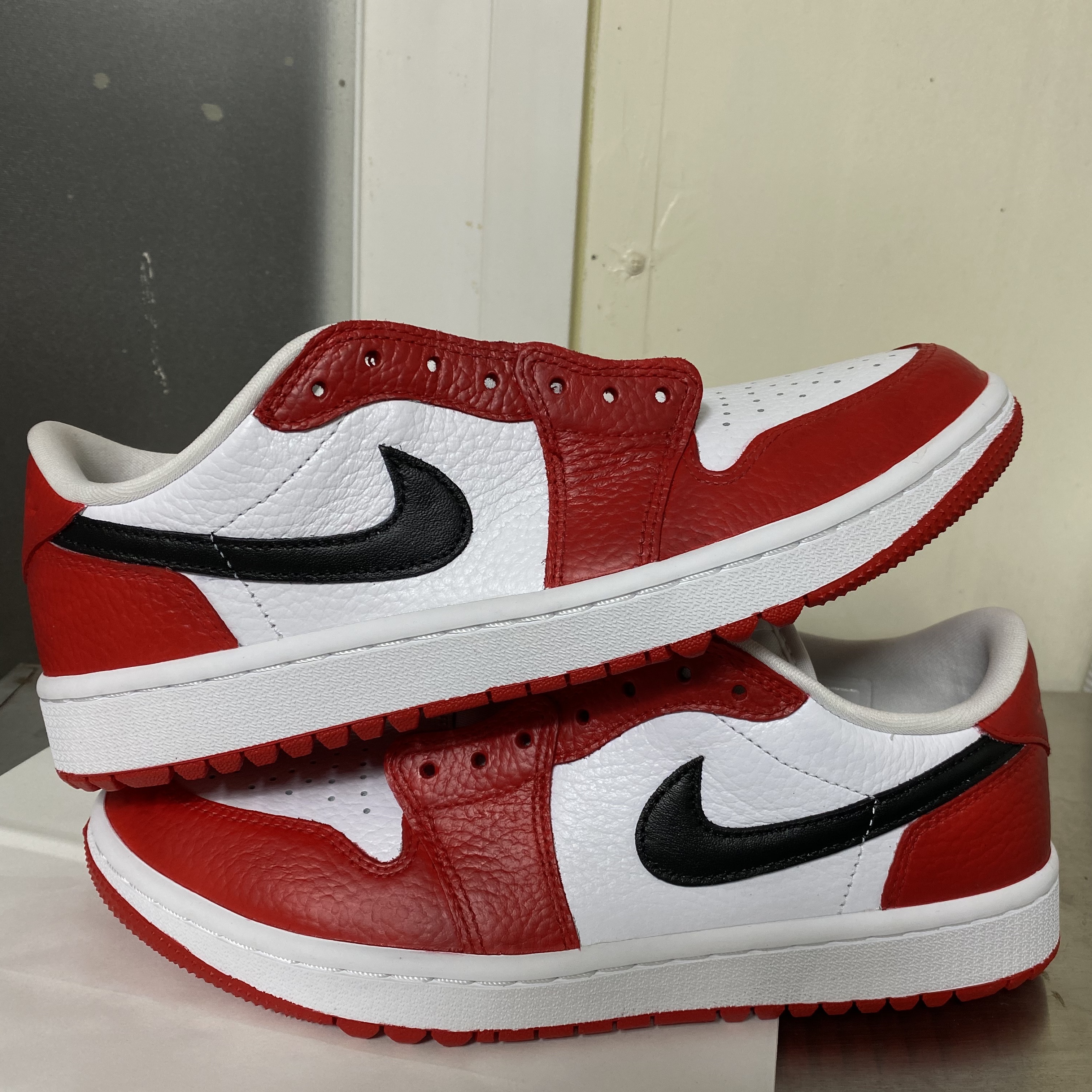 Jordan 1 Low Golf Triple White 착용 스타일 - 1