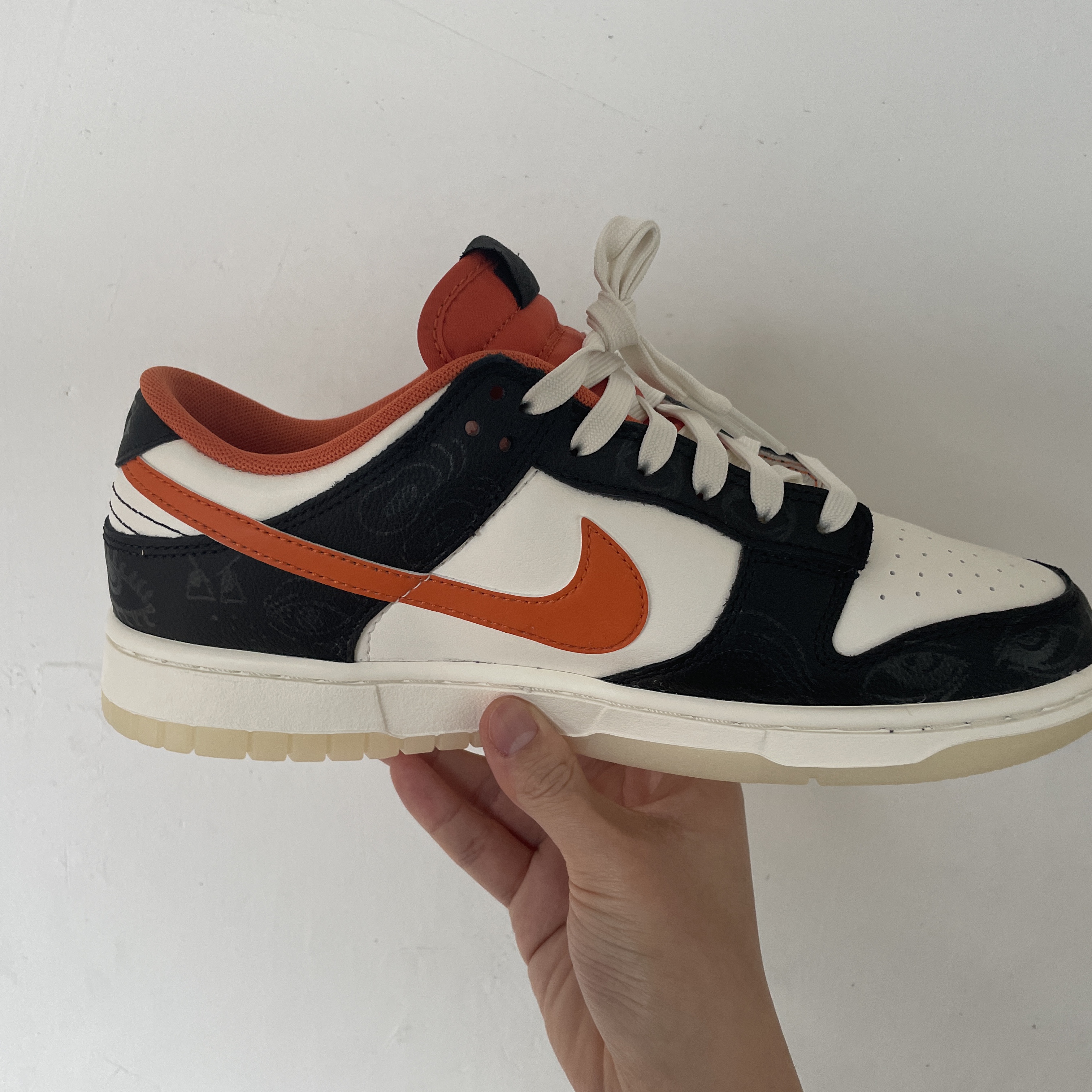 Nike Dunk Low Retro PRM Halloween 착용 스타일 - 2