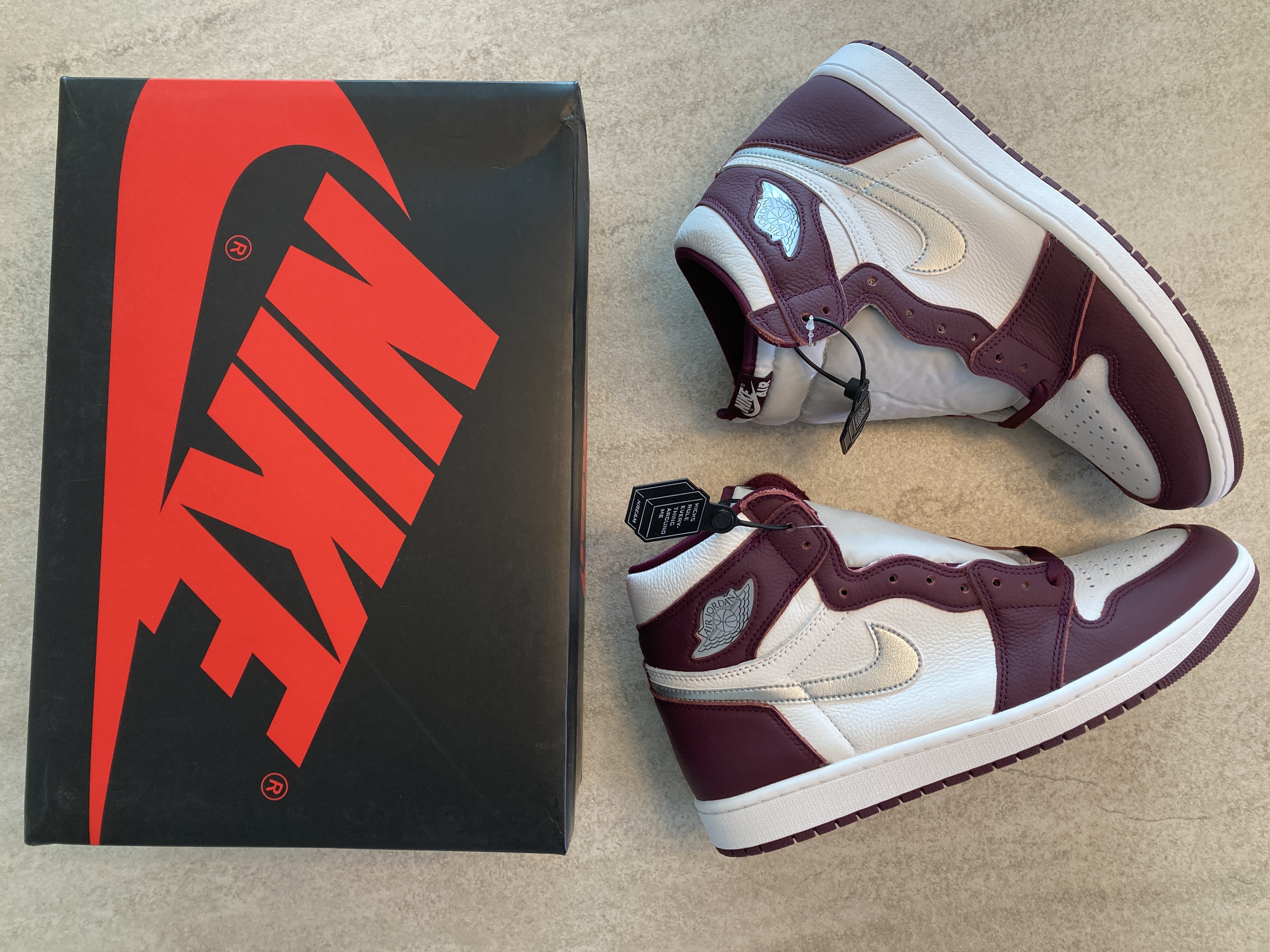 Jordan 1 Retro High OG Bordeaux 착용 스타일