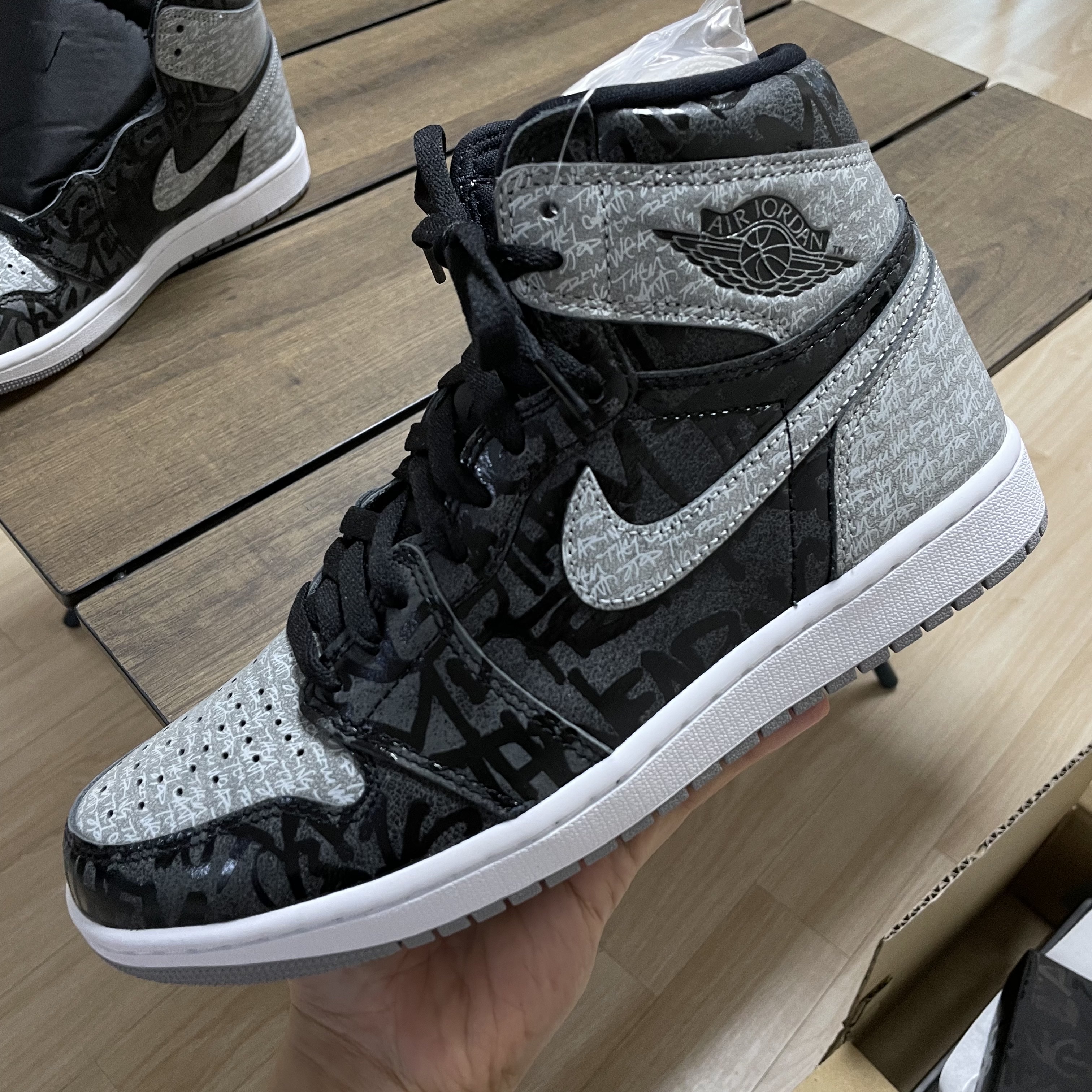 Jordan 1 Retro High OG Rebellionaire 착용 스타일 - 2