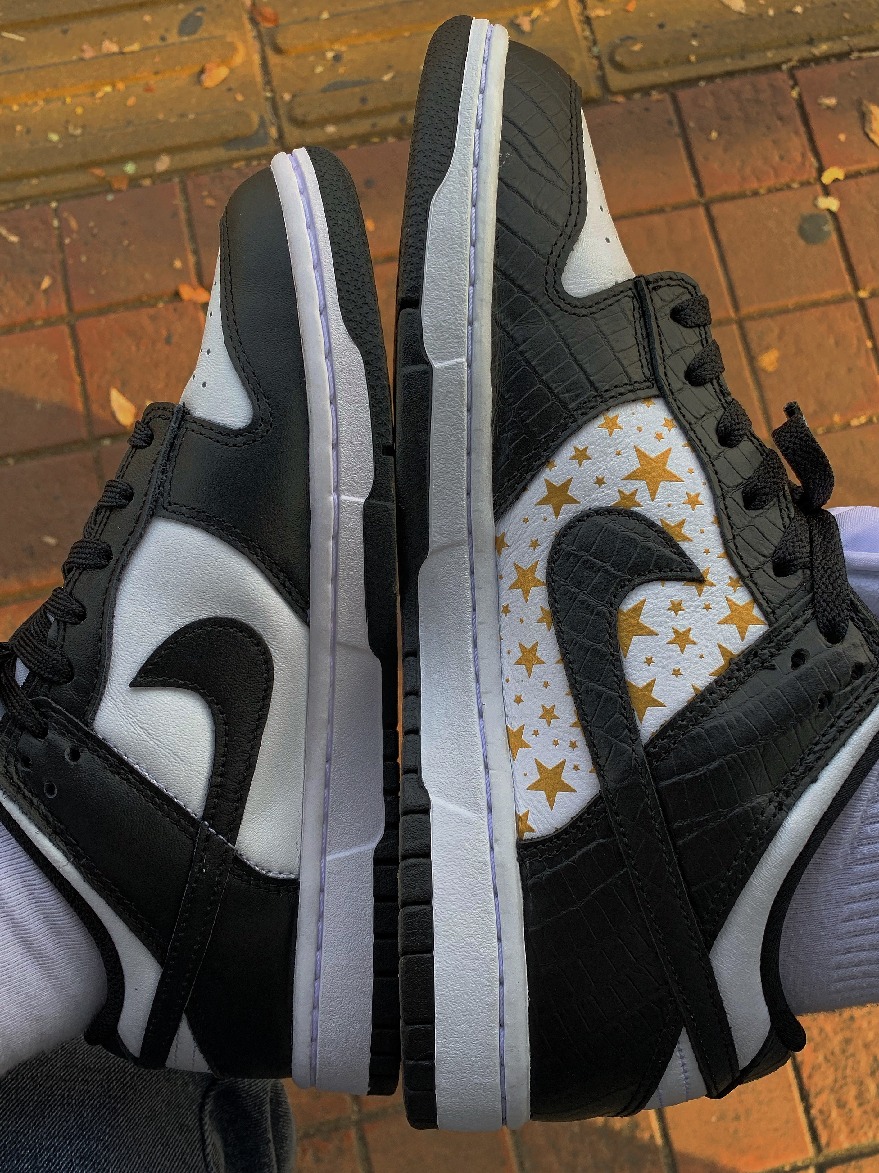 (W) Nike Dunk Low Black, Nike x Supreme SB Dunk Low Black 착용 스타일