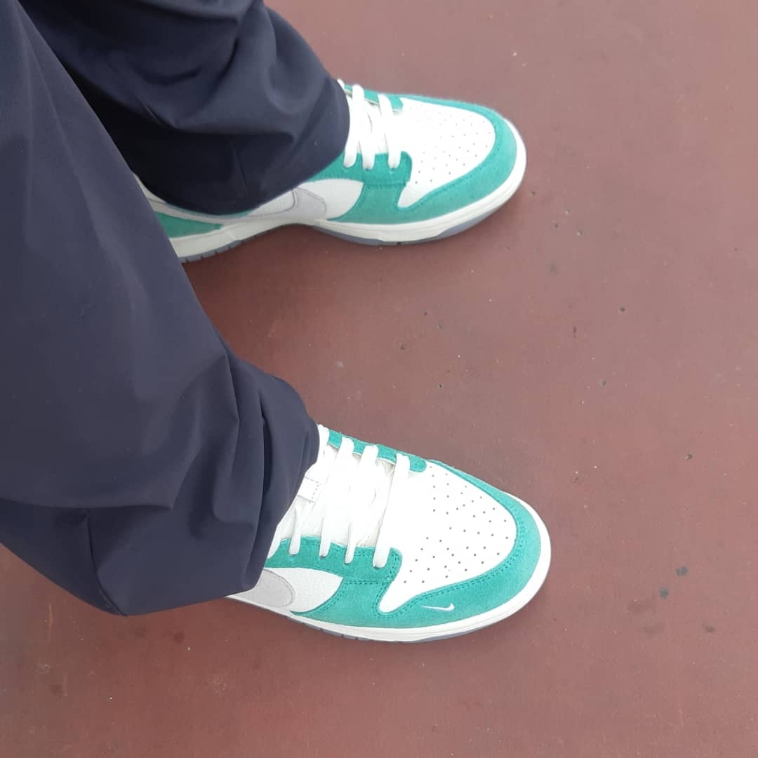 Nike x Kasina Dunk Low Road Sign - Kasina Exclusive 착용 스타일 - 1