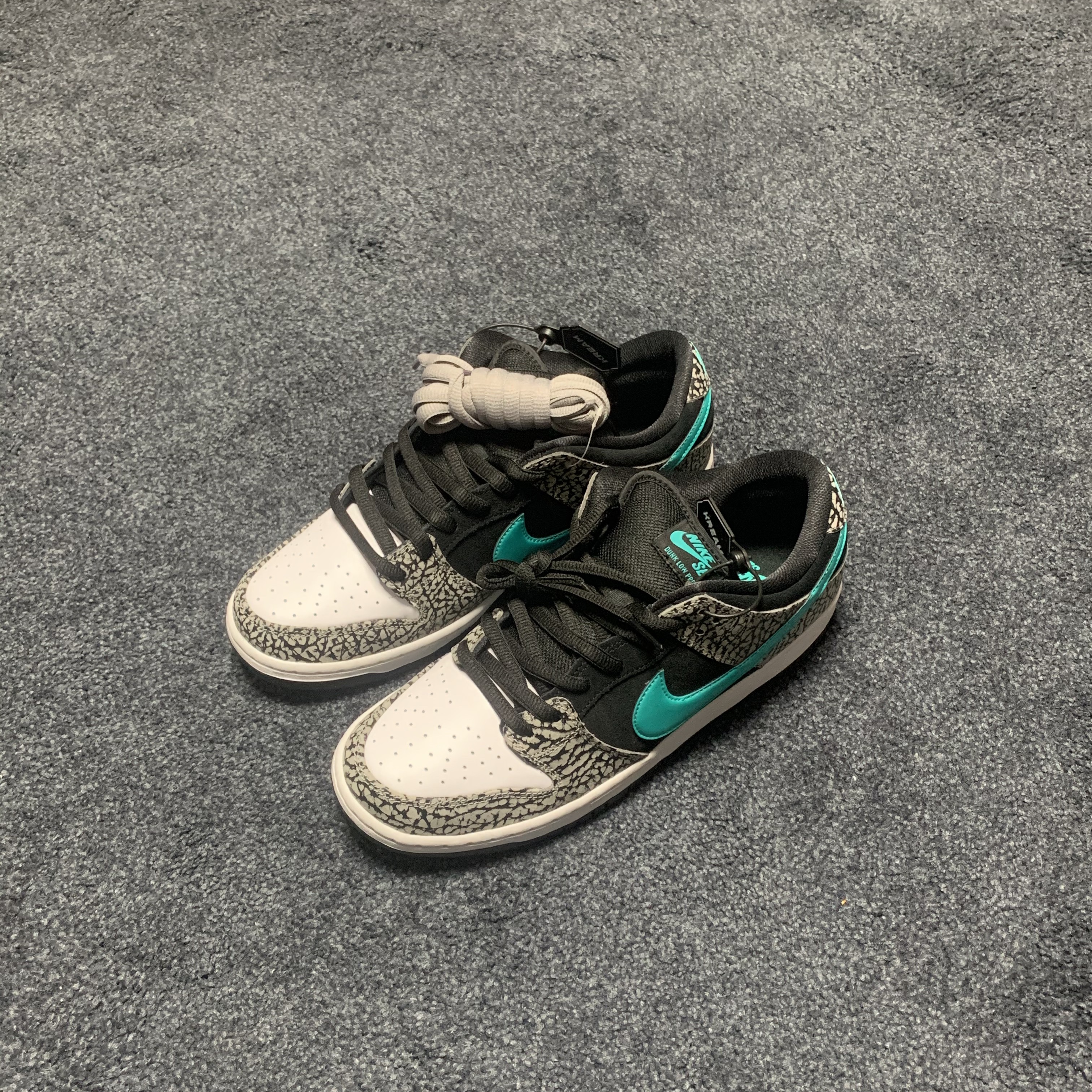 Nike SB Dunk Low Pro Clear Jade 착용 스타일 - 1