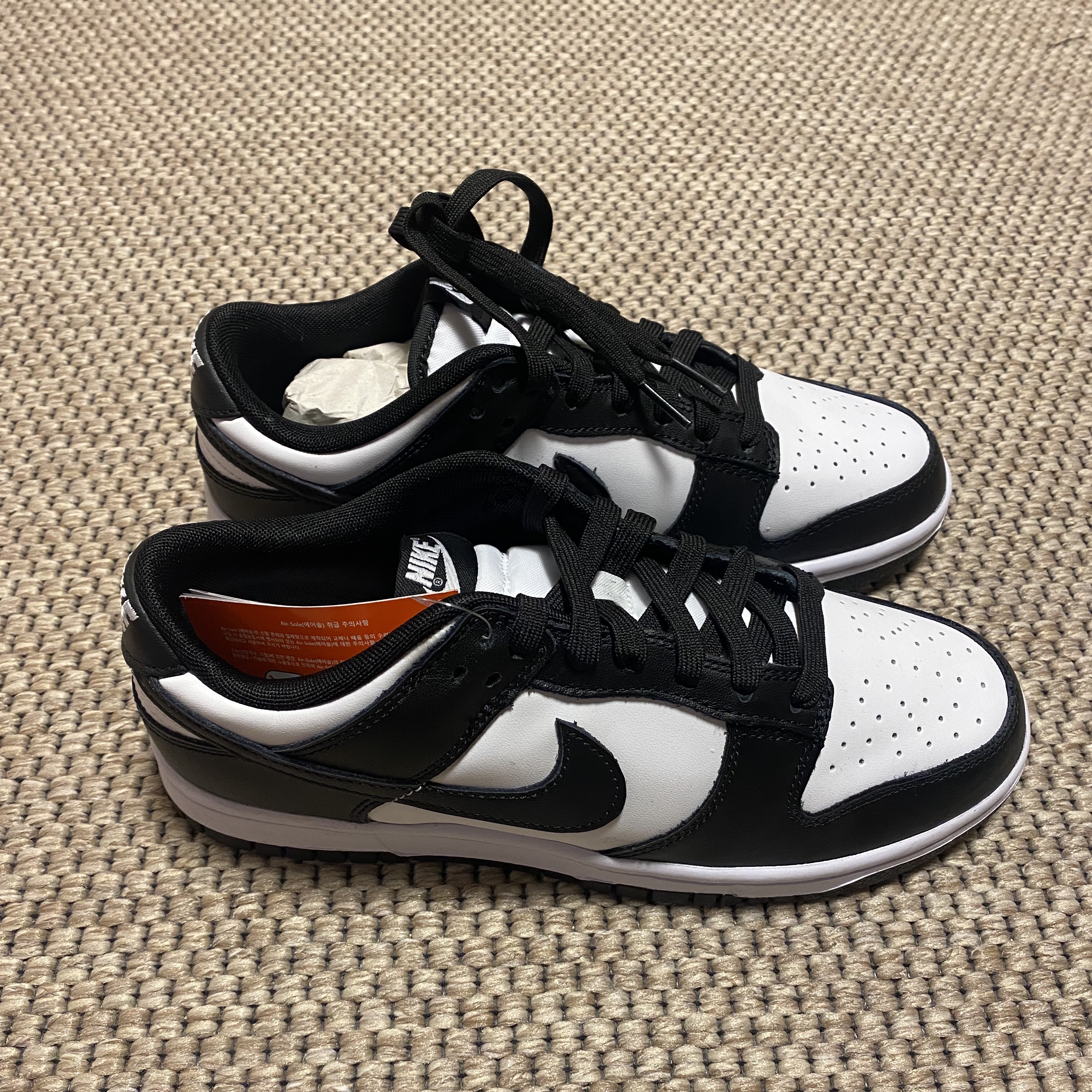 Nike Dunk Low Retro Black 착용 스타일