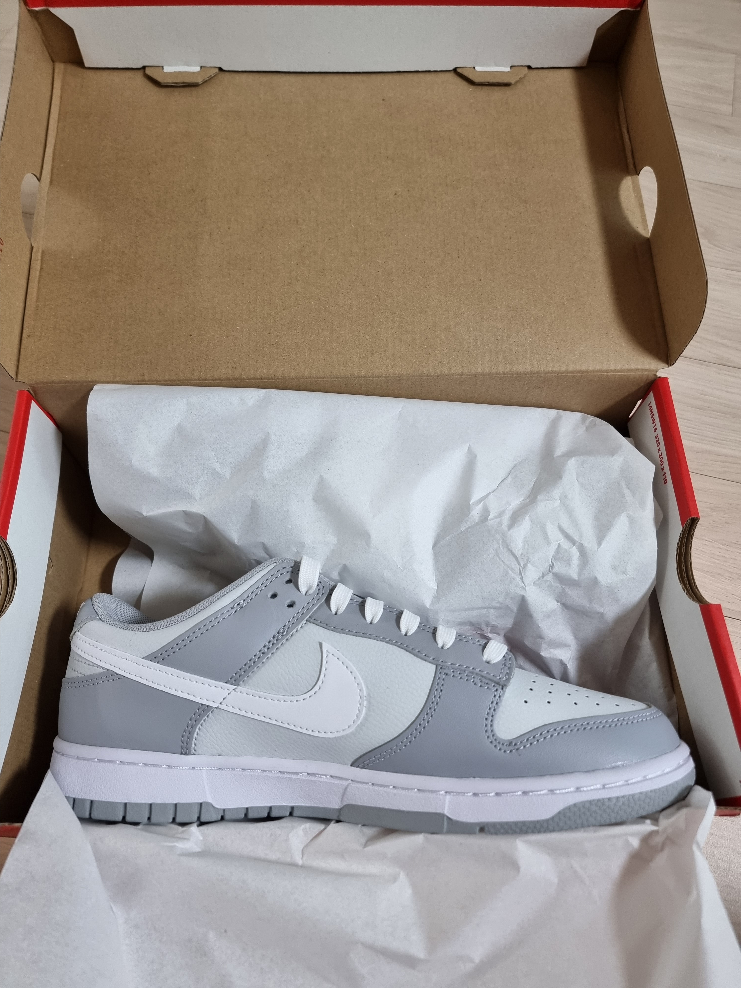 Nike Dunk Low Retro Wolf Grey 착용 스타일 - 1