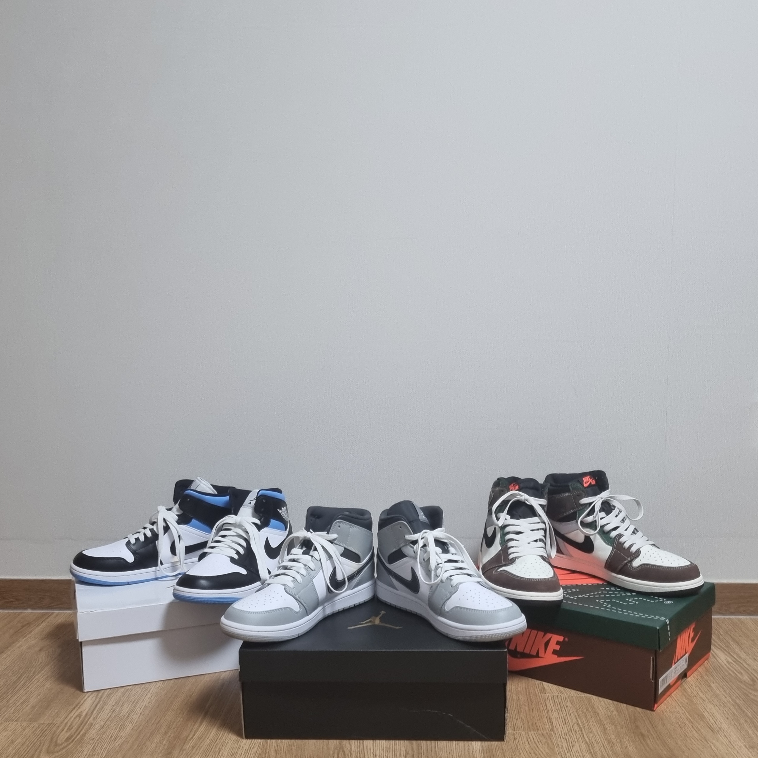 Jordan 1 Mid Light Smoke Grey Anthracite, Jordan 1 Retro High OG Craft 착용 스타일 - 1