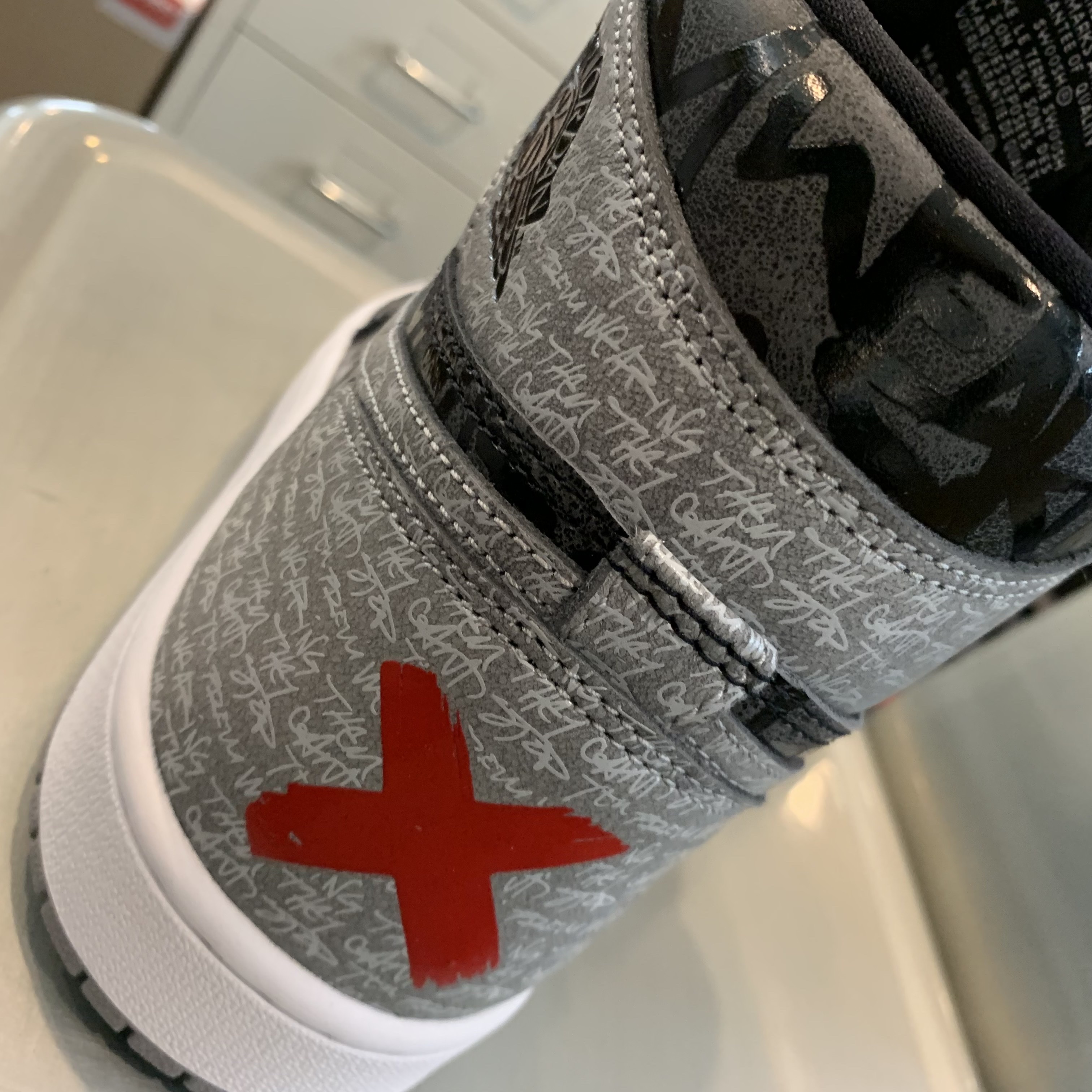 Jordan 1 Retro High OG Rebellionaire 착용 스타일 - 4