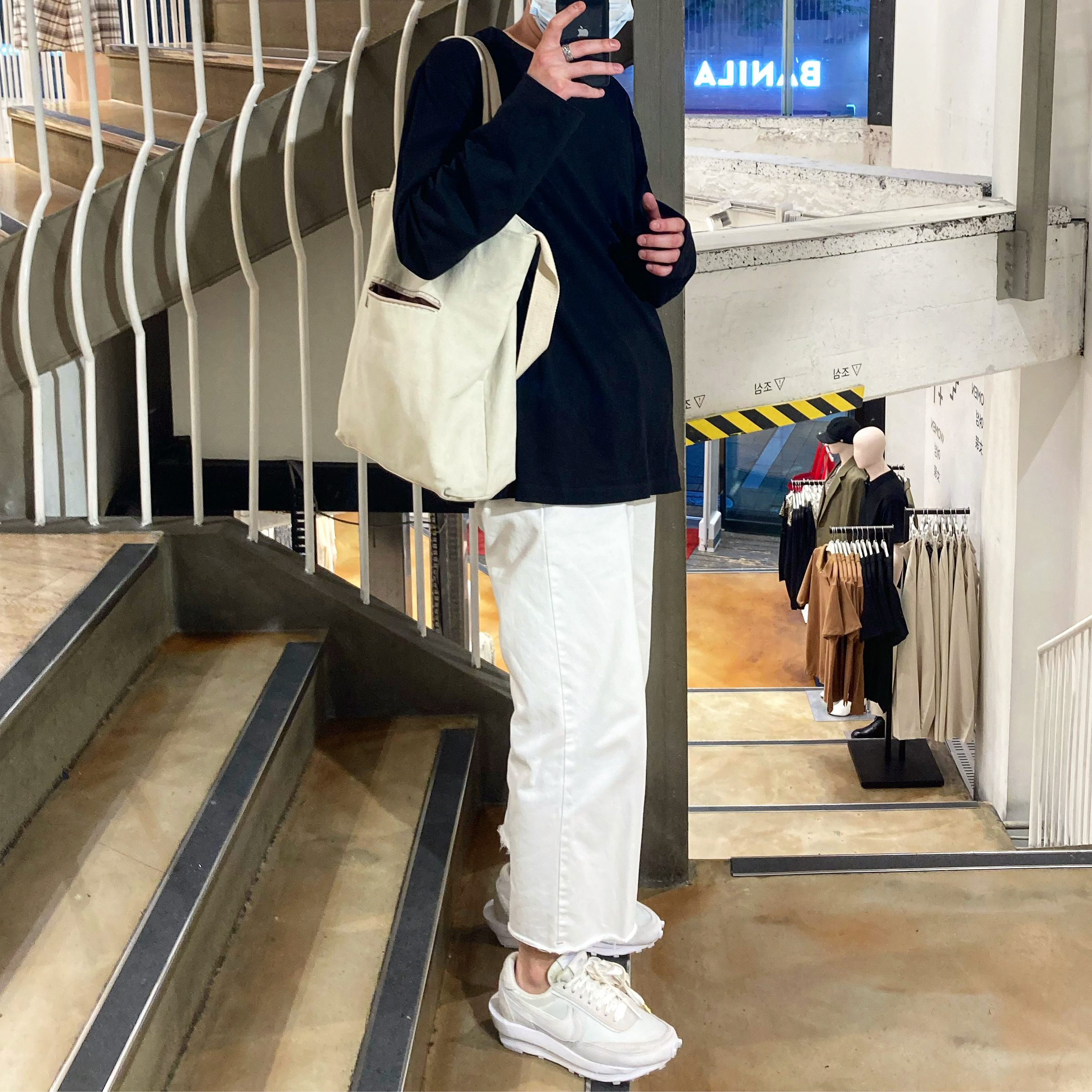 Nike x Sacai LDWaffle White Nylon 착용 스타일