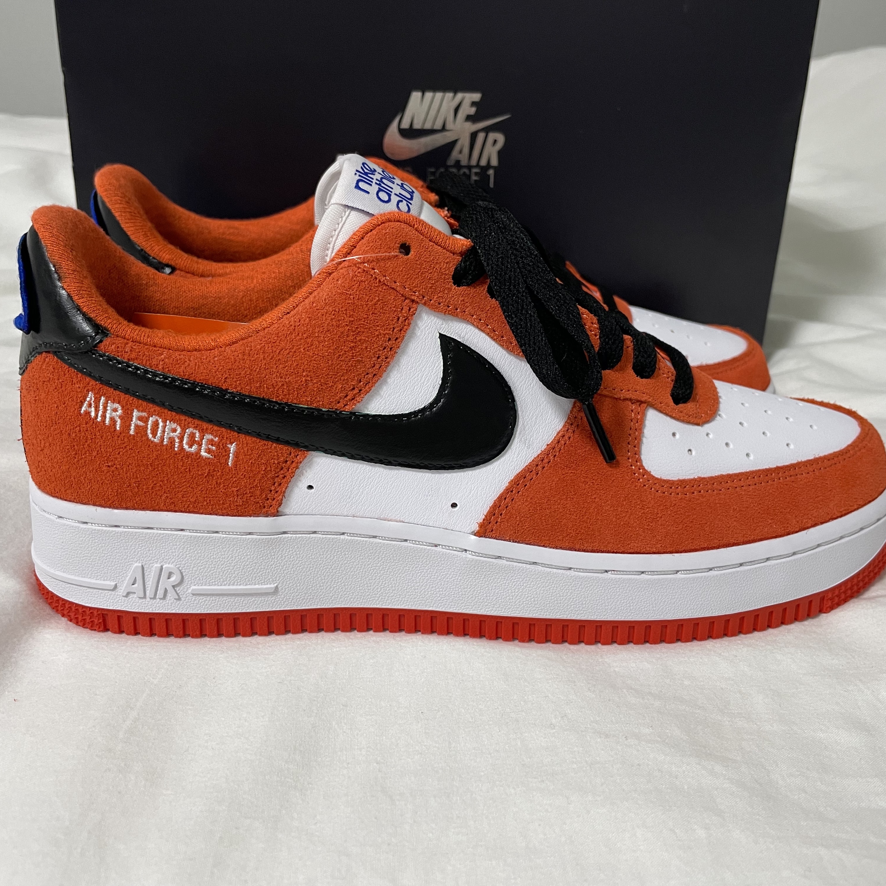 Nike Air Force 1 '07 LV8 Athletic Club Rush Orange Washed Teal 착용 스타일 - 1