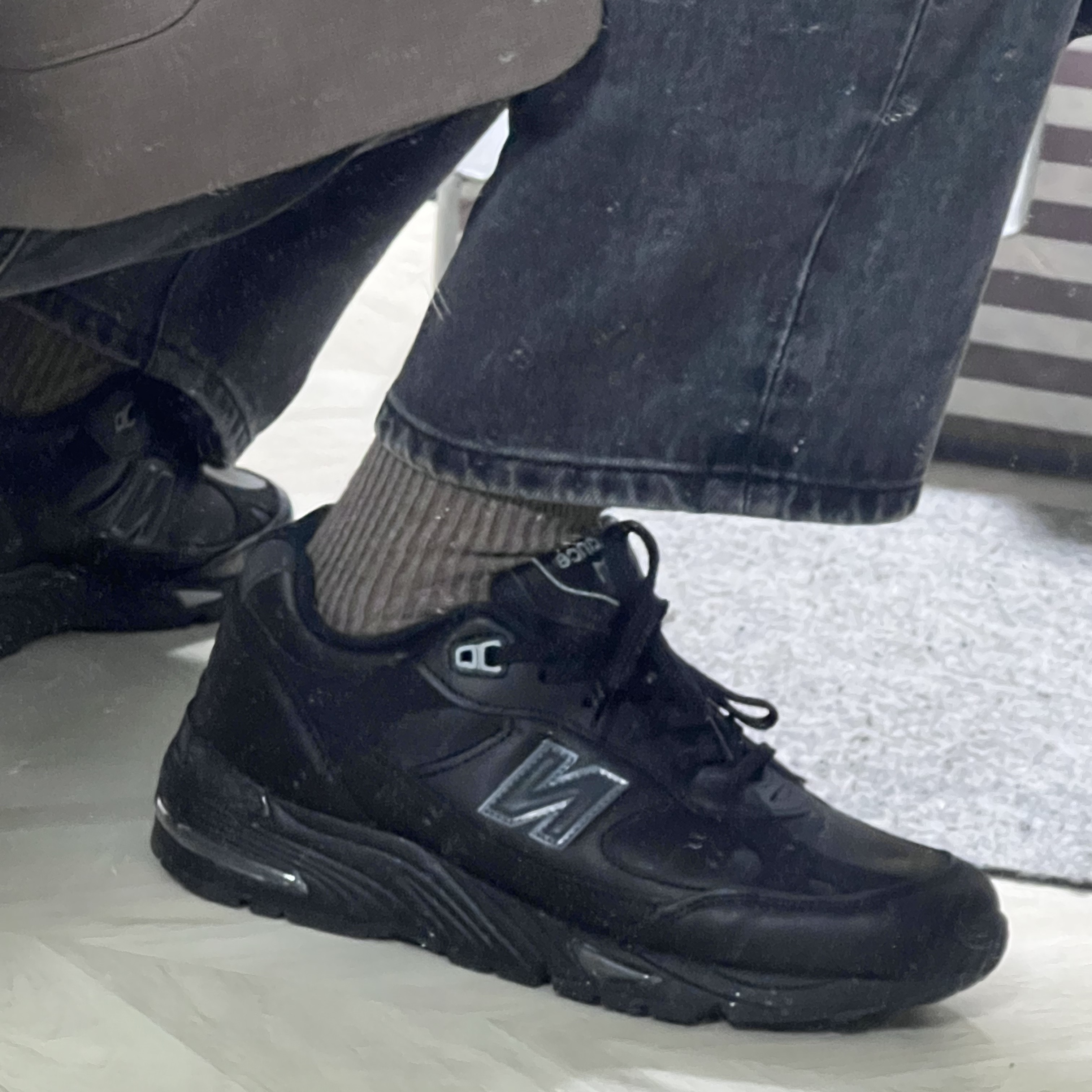 New Balance 991 Made in UK Black 착용 스타일