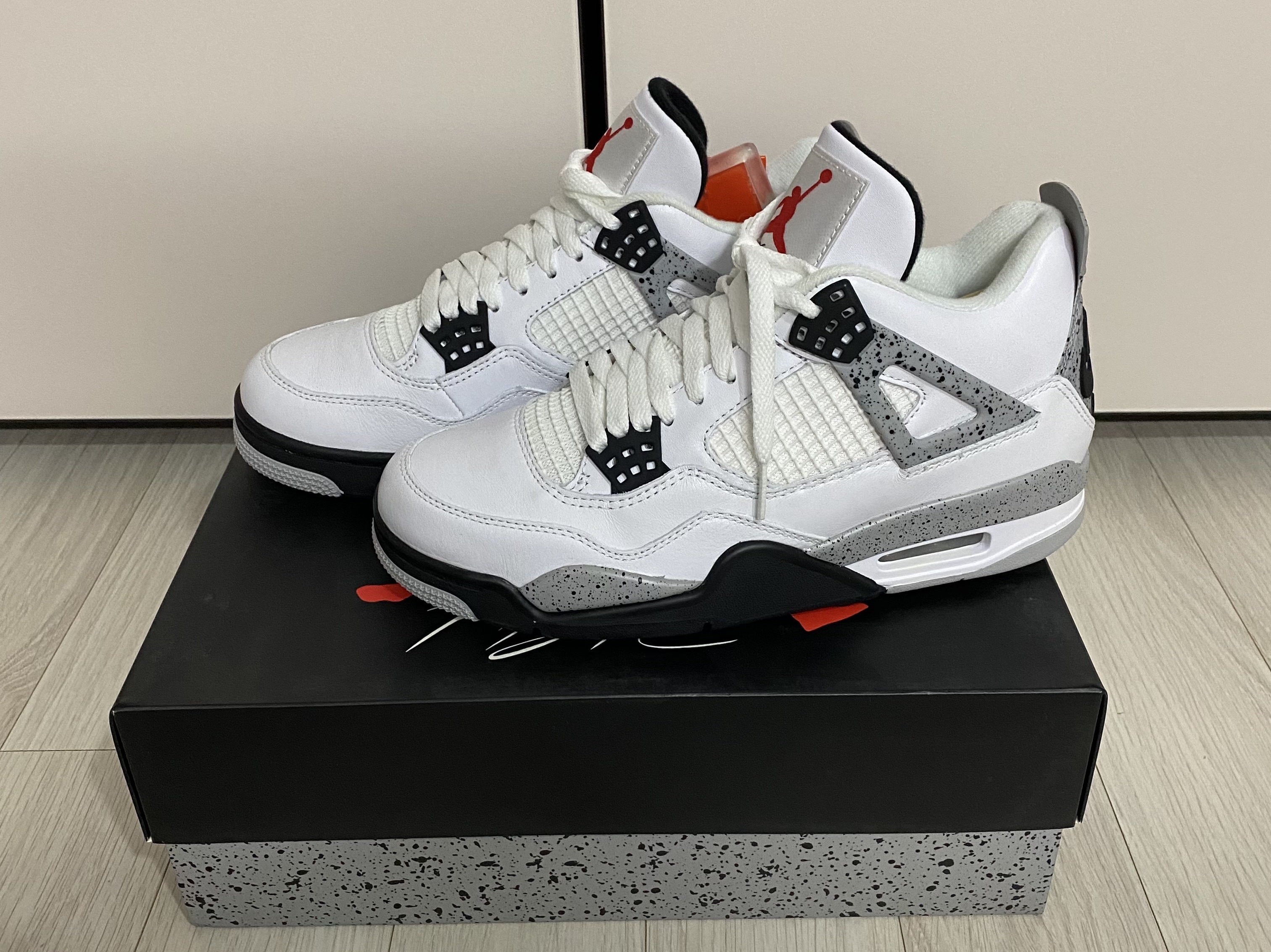 Jordan 4 Retro OG White Cement 2016 착용 스타일 - 1