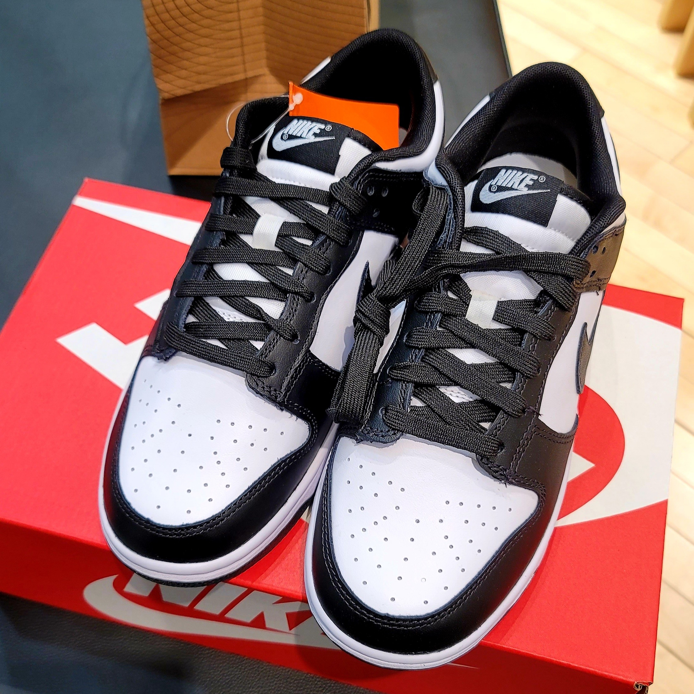 Nike Dunk Low Retro Black 착용 스타일 - 2