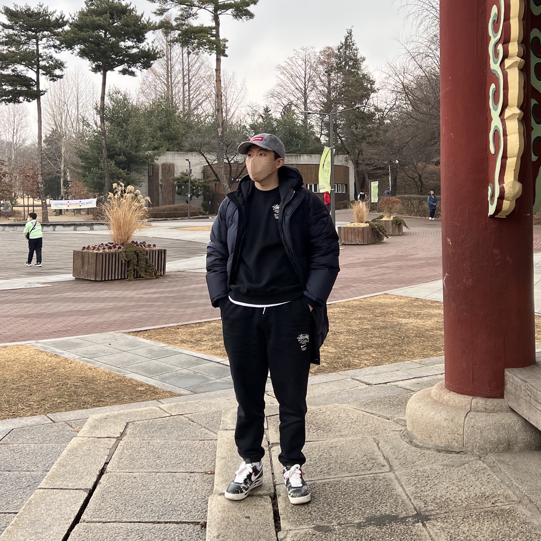 Supreme Washed Chino Twill Camp Cap Multi-Color - 21SS, Nike x Stussy NRG ZR Fleece Crewneck Black - Asia 착용 스타일 - 1