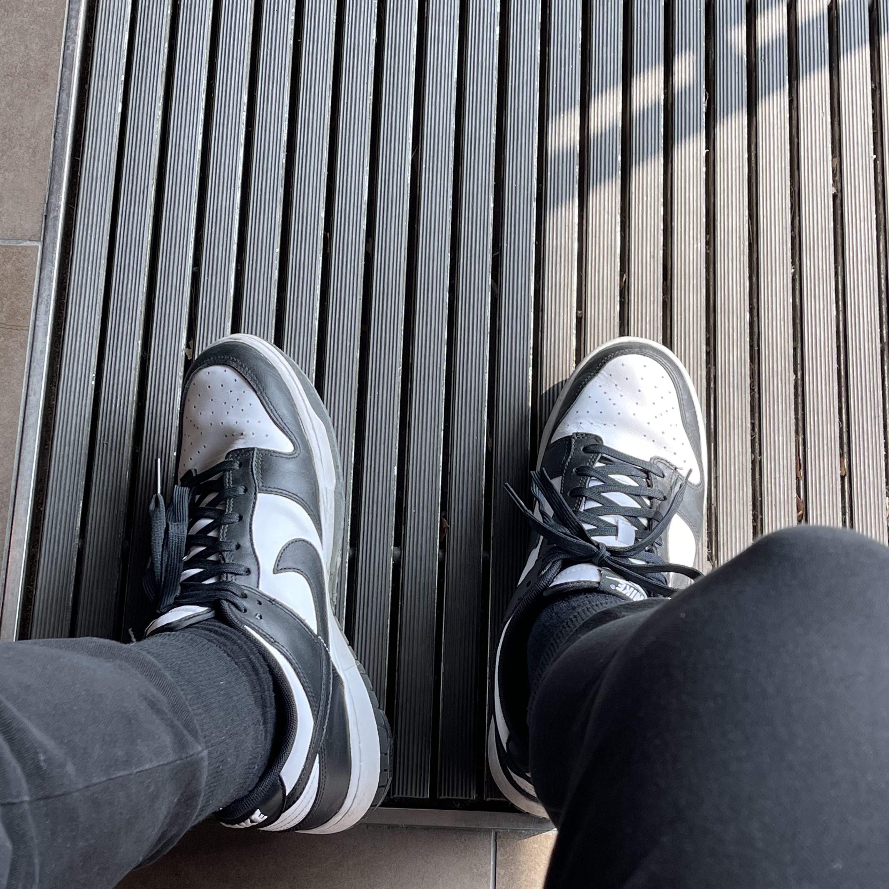 Nike Dunk Low Retro Black 착용 스타일 - 3