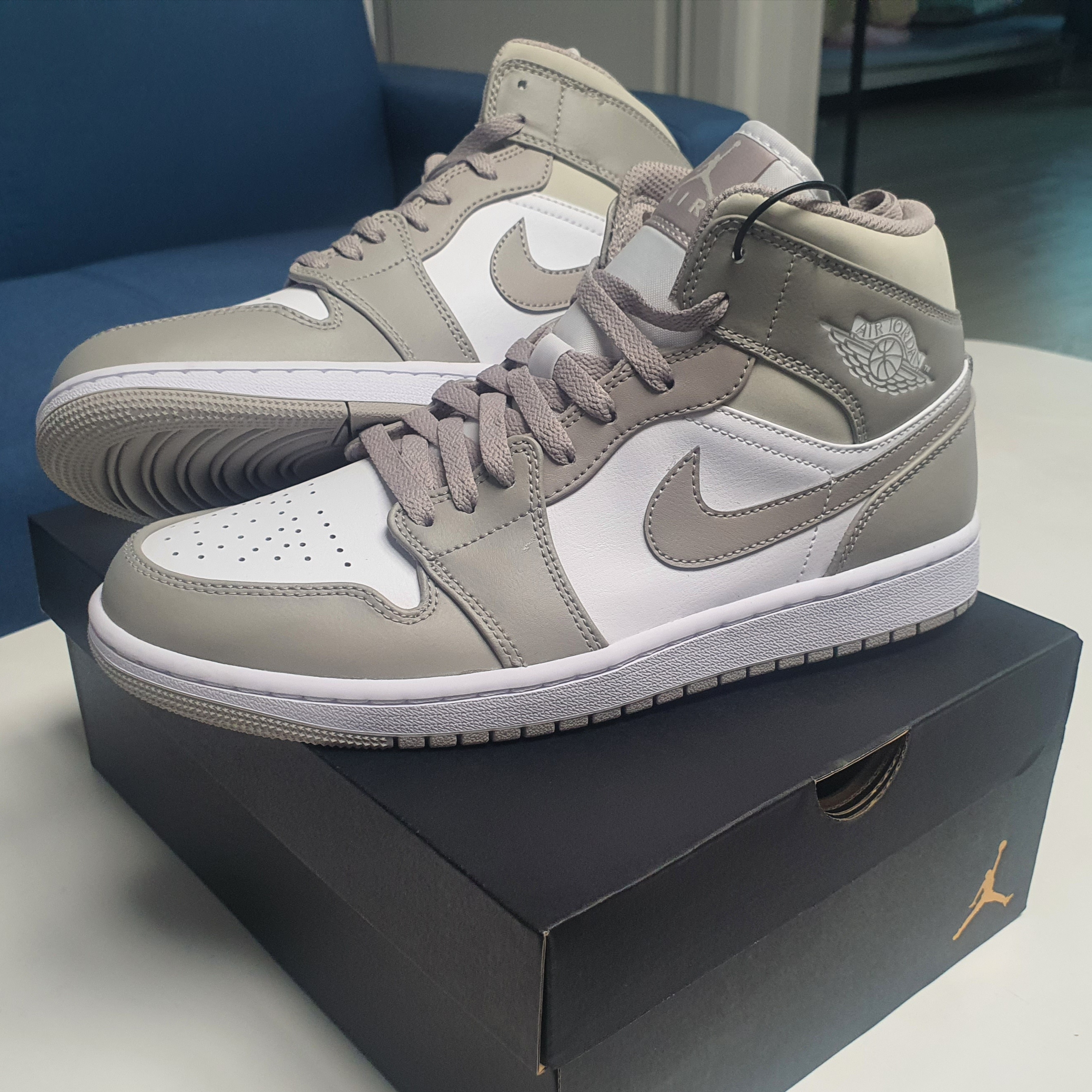 Jordan 1 Mid College Grey 착용 스타일 - 2