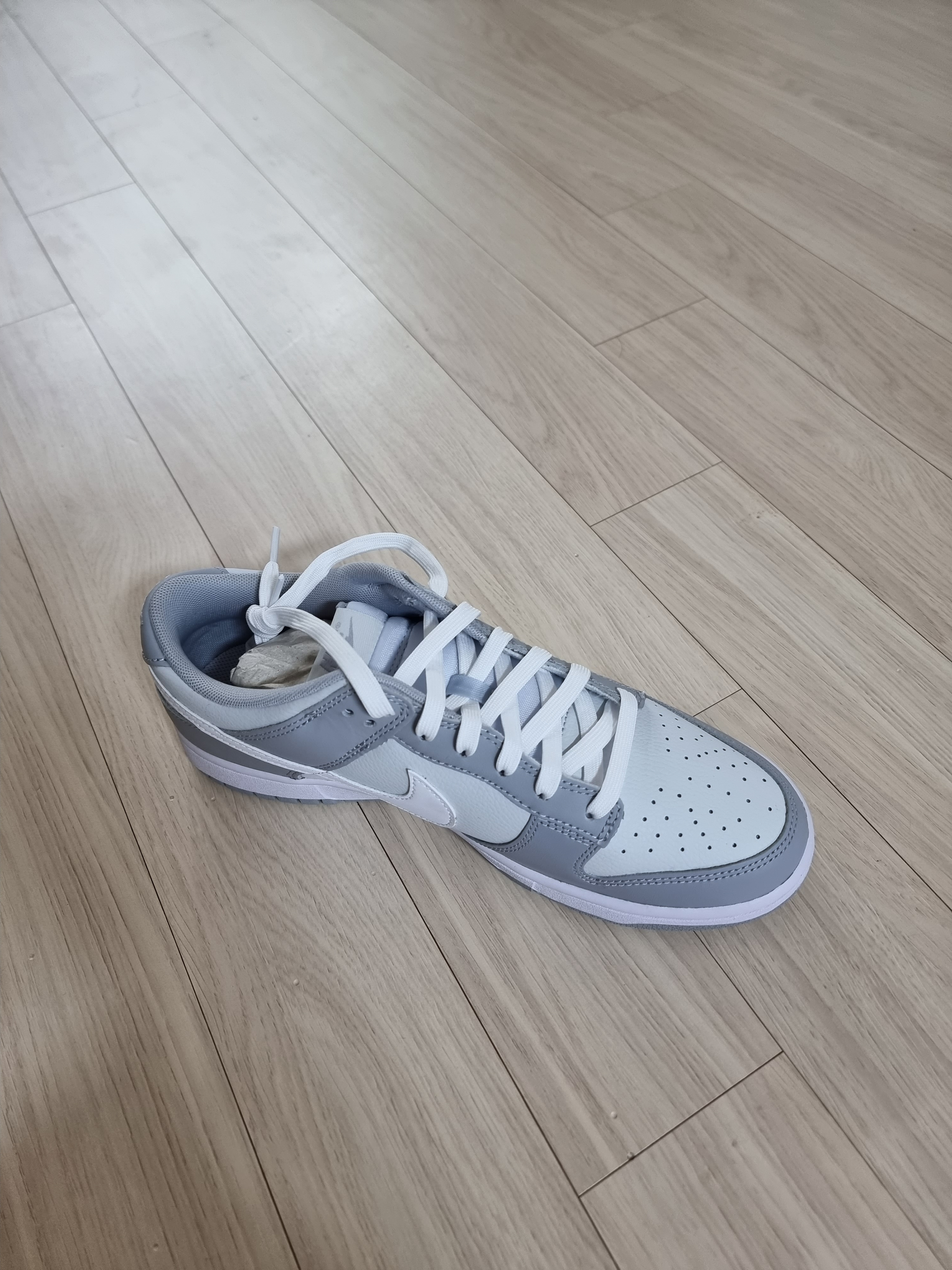Nike Dunk Low Retro Wolf Grey 착용 스타일 - 3