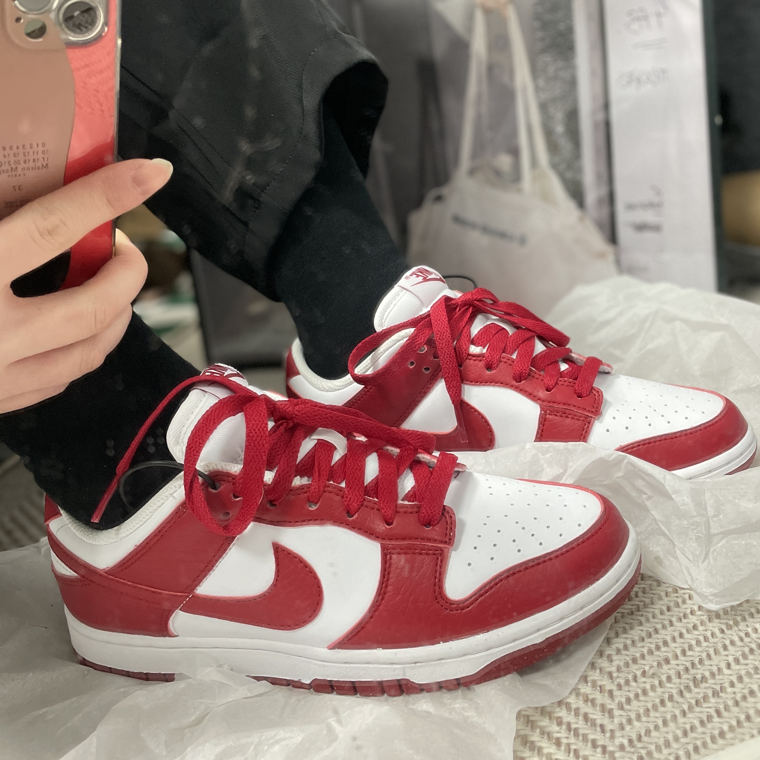 (W) Nike Dunk Low Next Nature Gym Red 착용 스타일 - 1