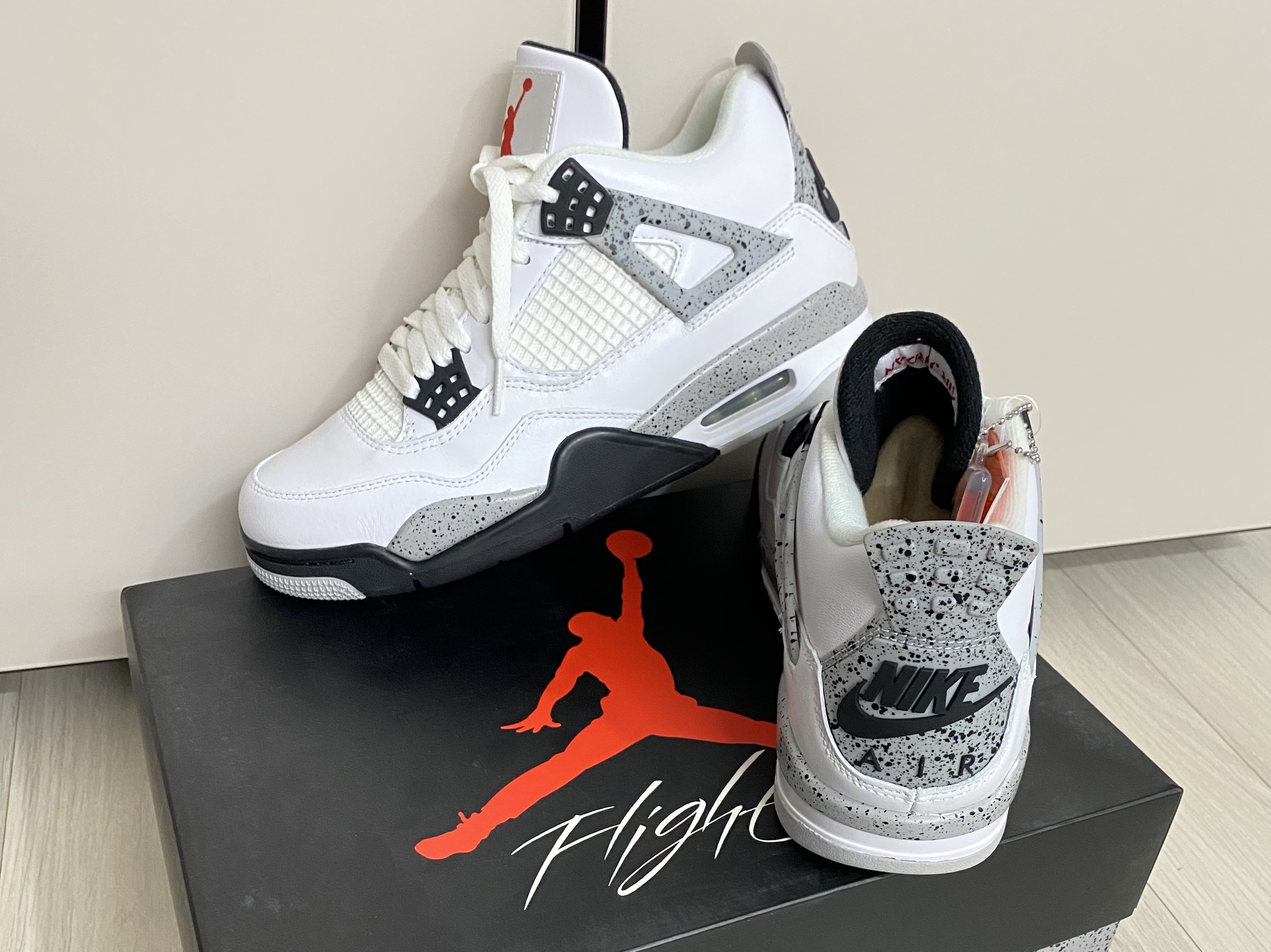 Jordan 4 Retro OG White Cement 2016 착용 스타일 - 3
